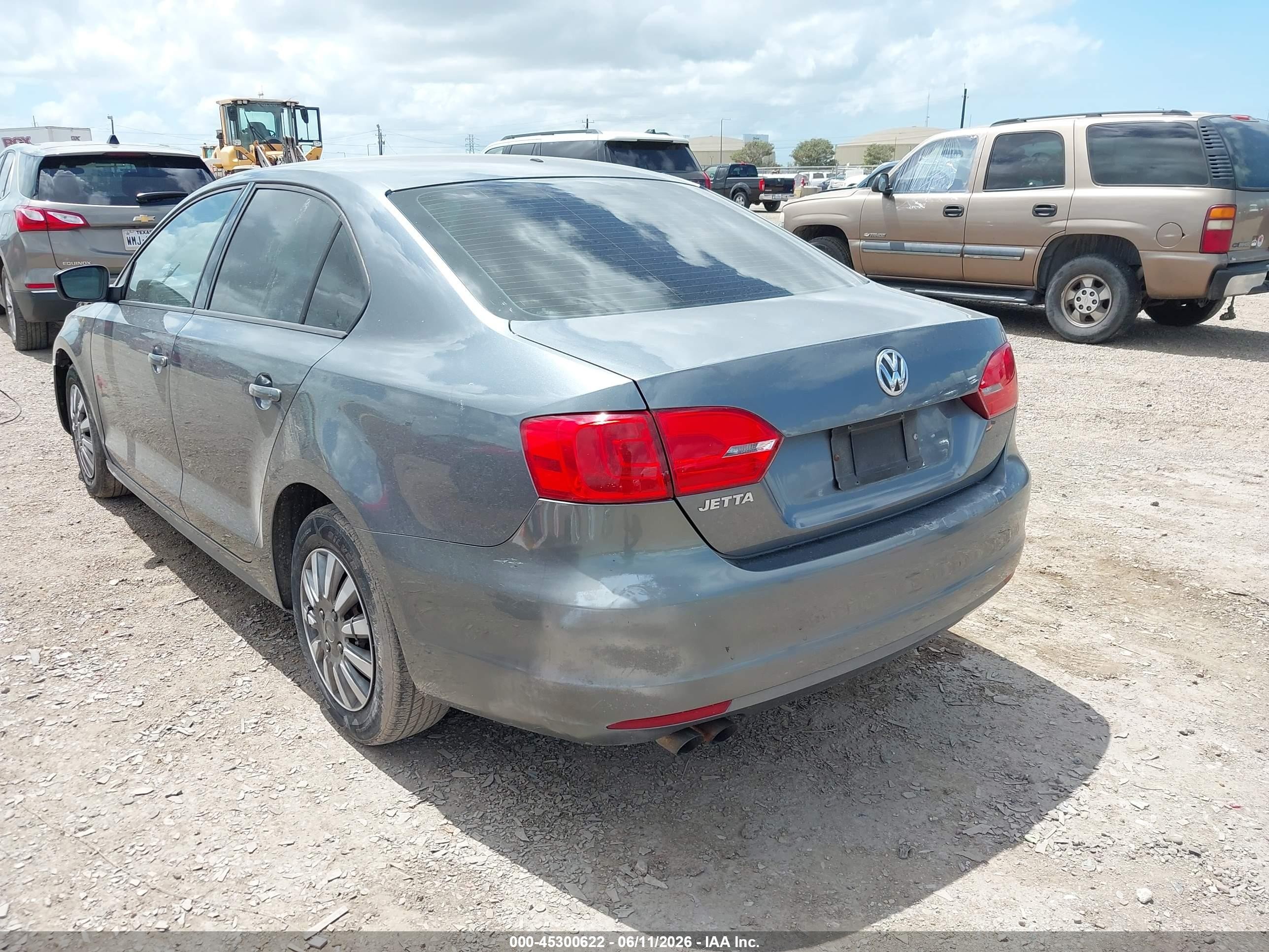 2013 Volkswagen Jetta 2.0l S Silver vin: 3VW2K7AJ0DM200332