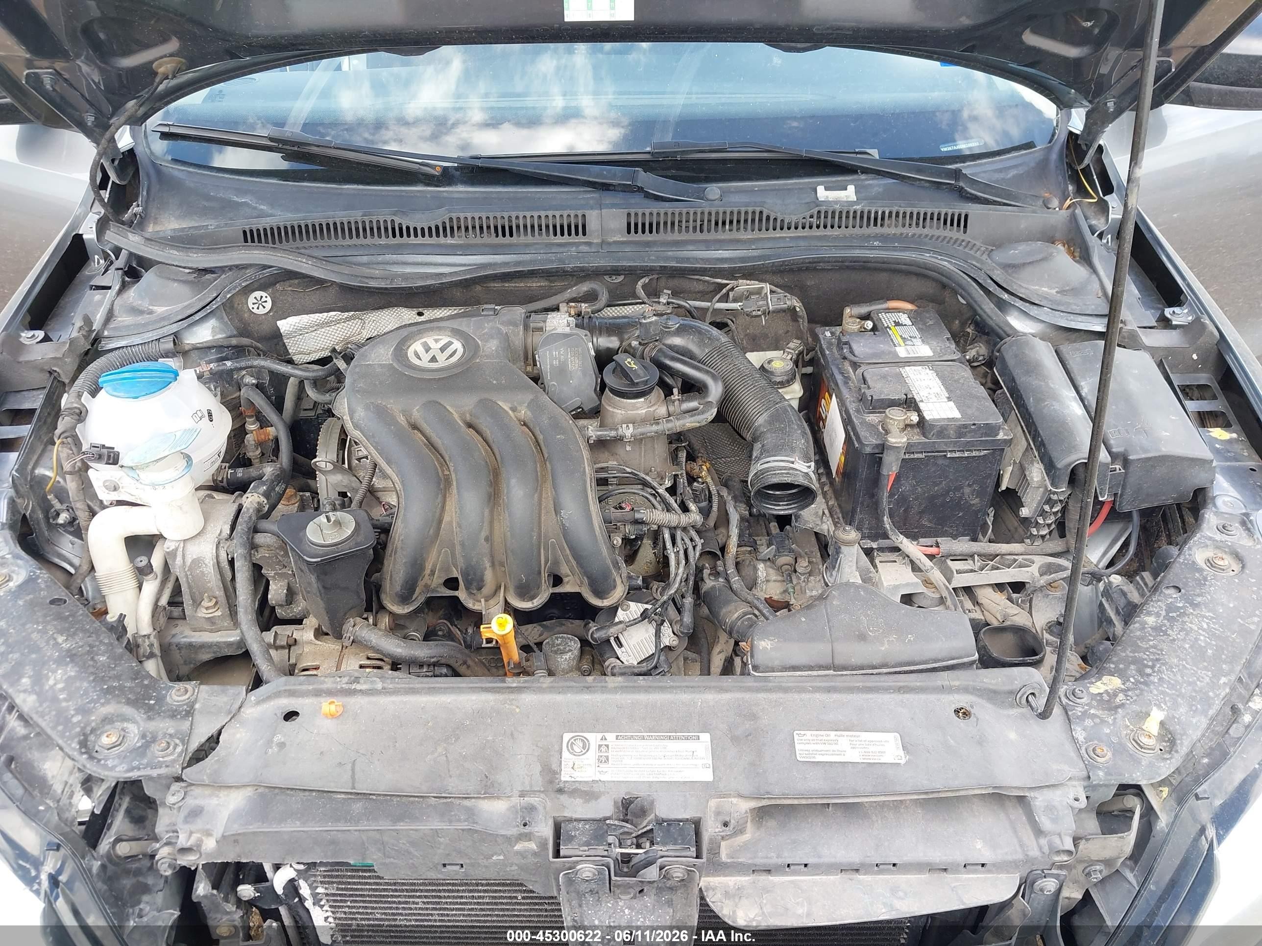 2013 Volkswagen Jetta 2.0l S Silver vin: 3VW2K7AJ0DM200332