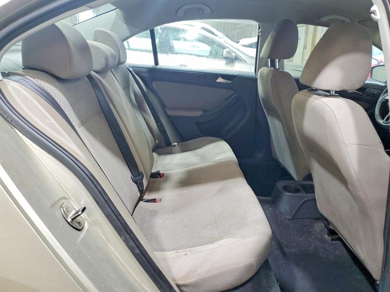2013 Volkswagen Jetta Base Beige vin: 3VW2K7AJ0DM228602