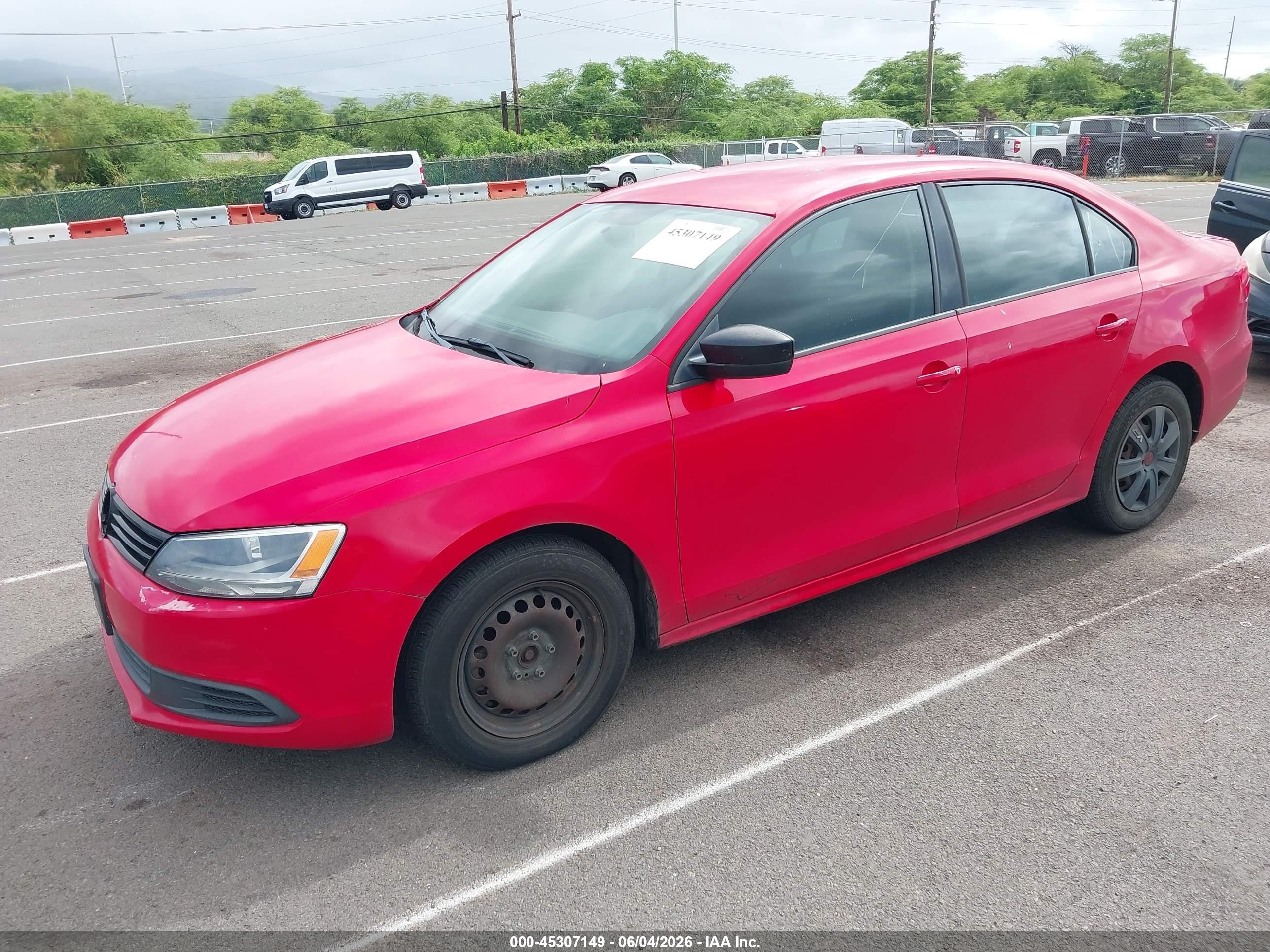 2013 Volkswagen Jetta 2.0l S Red vin: 3VW2K7AJ0DM260904