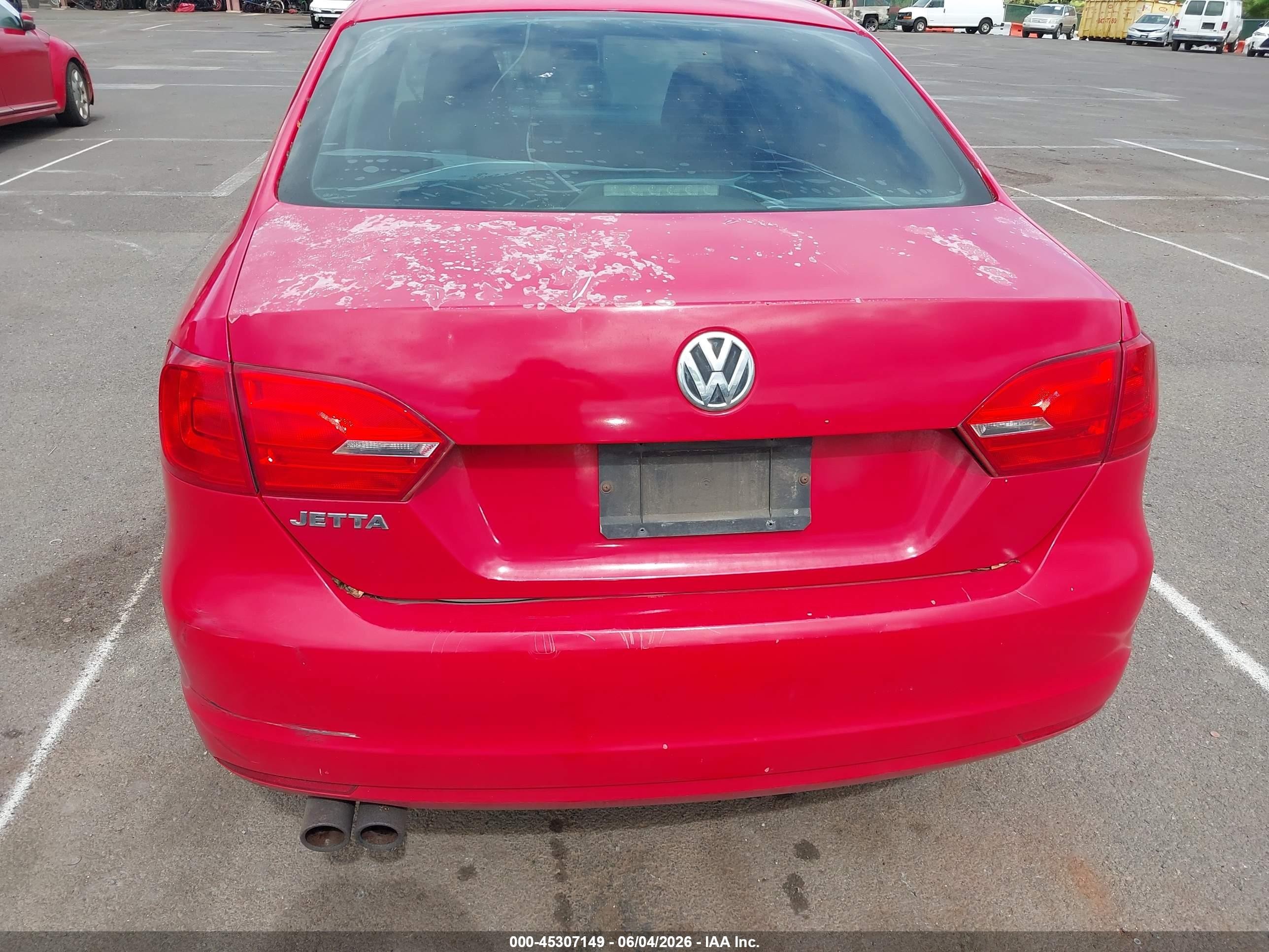 2013 Volkswagen Jetta 2.0l S Red vin: 3VW2K7AJ0DM260904