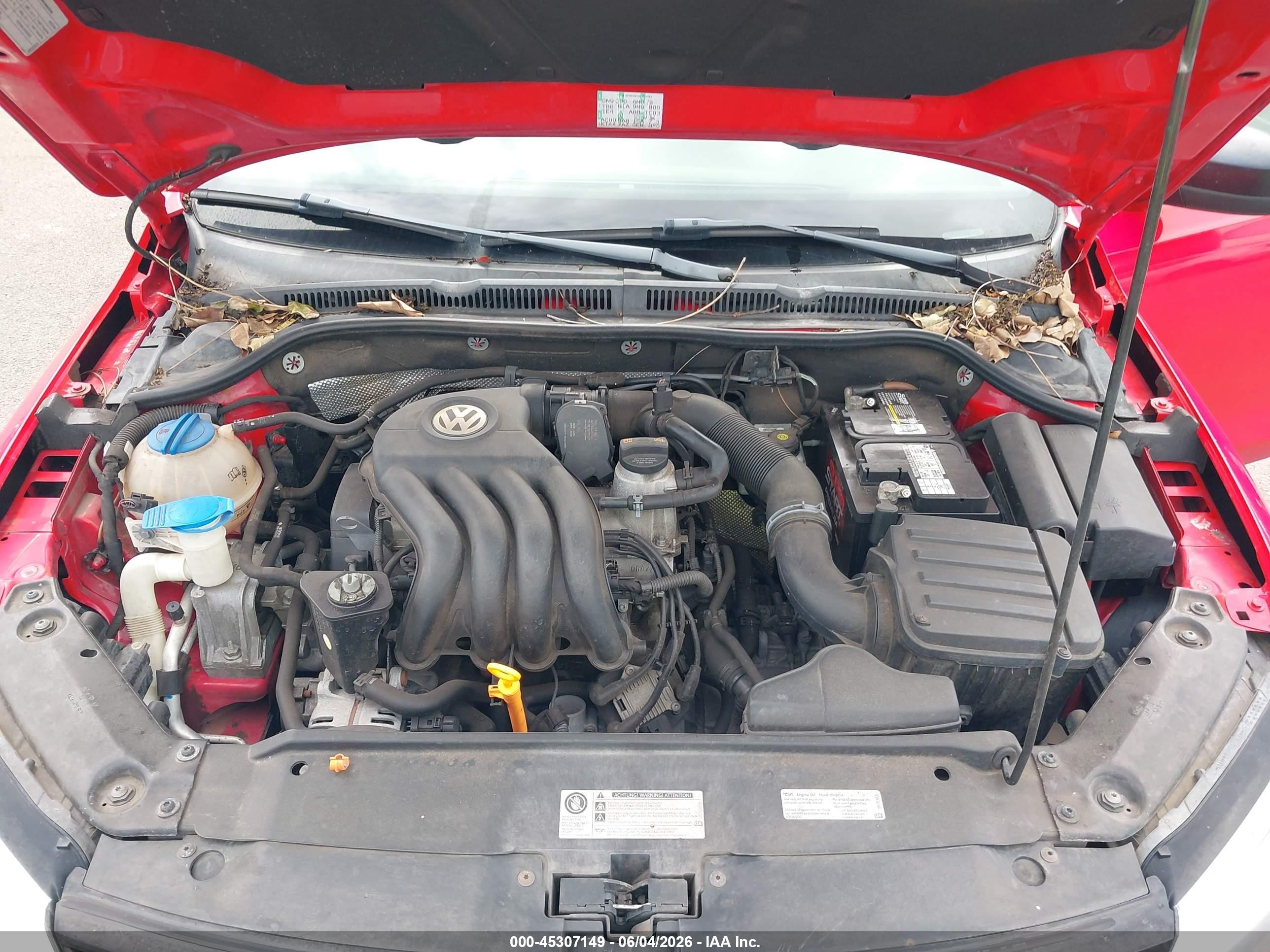 2013 Volkswagen Jetta 2.0l S Red vin: 3VW2K7AJ0DM260904