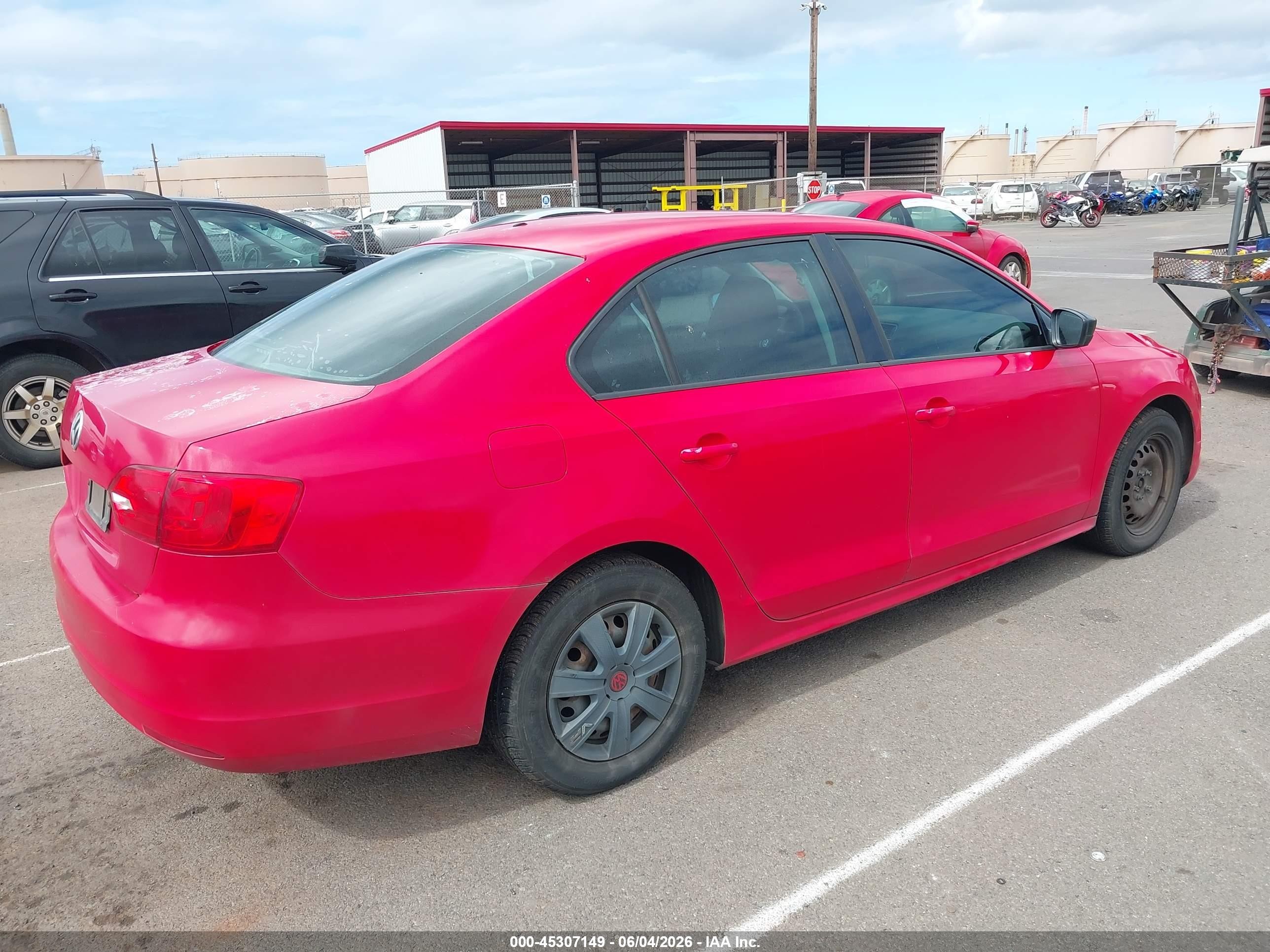 2013 Volkswagen Jetta 2.0l S Red vin: 3VW2K7AJ0DM260904