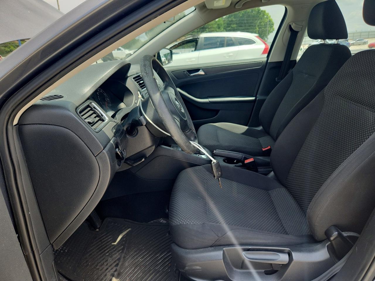2013 Volkswagen Jetta S Silver vin: 3VW2K7AJ0DM352658