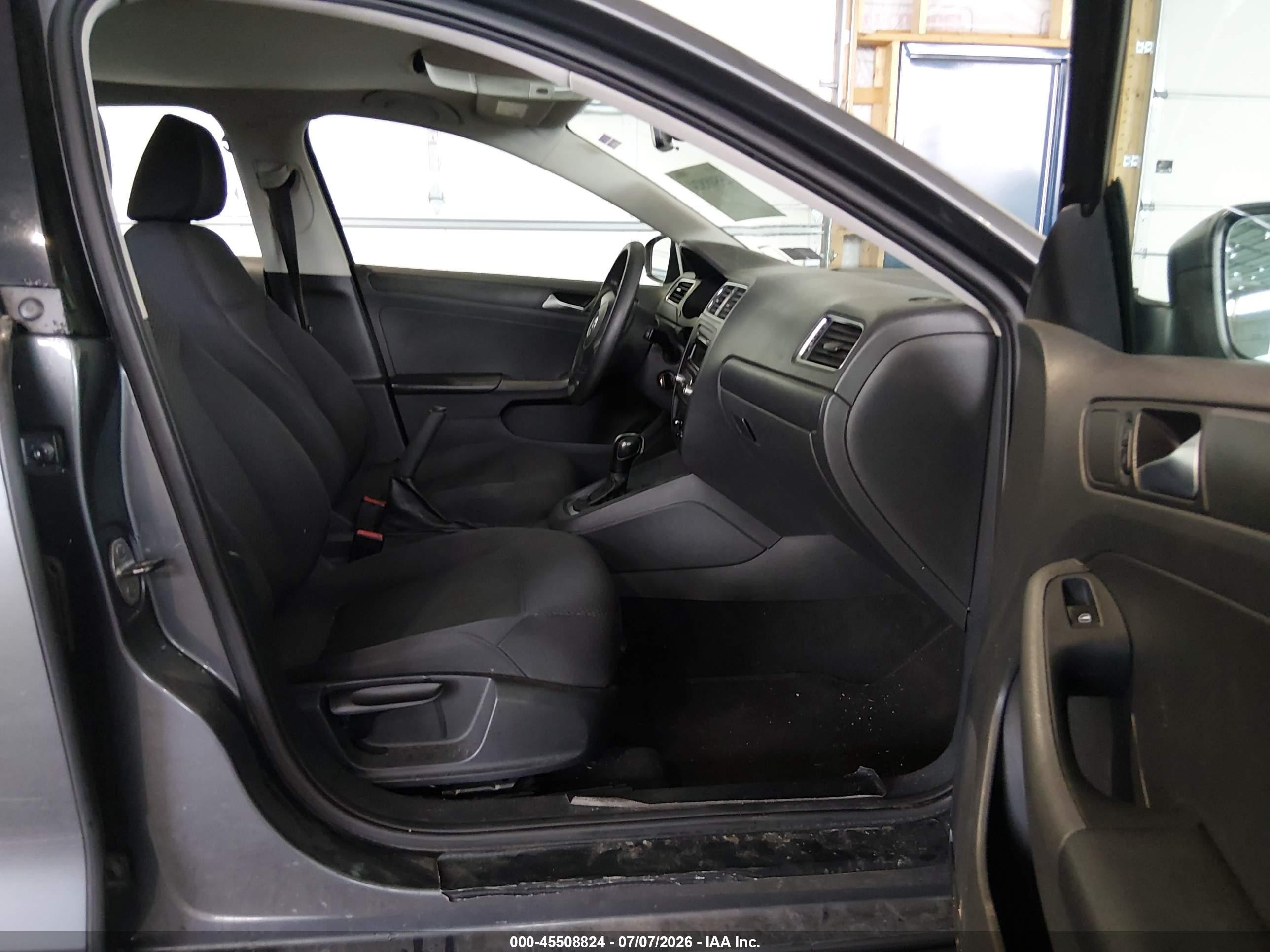 2013 Volkswagen Jetta 2.0l S Gray vin: 3VW2K7AJ0DM367144
