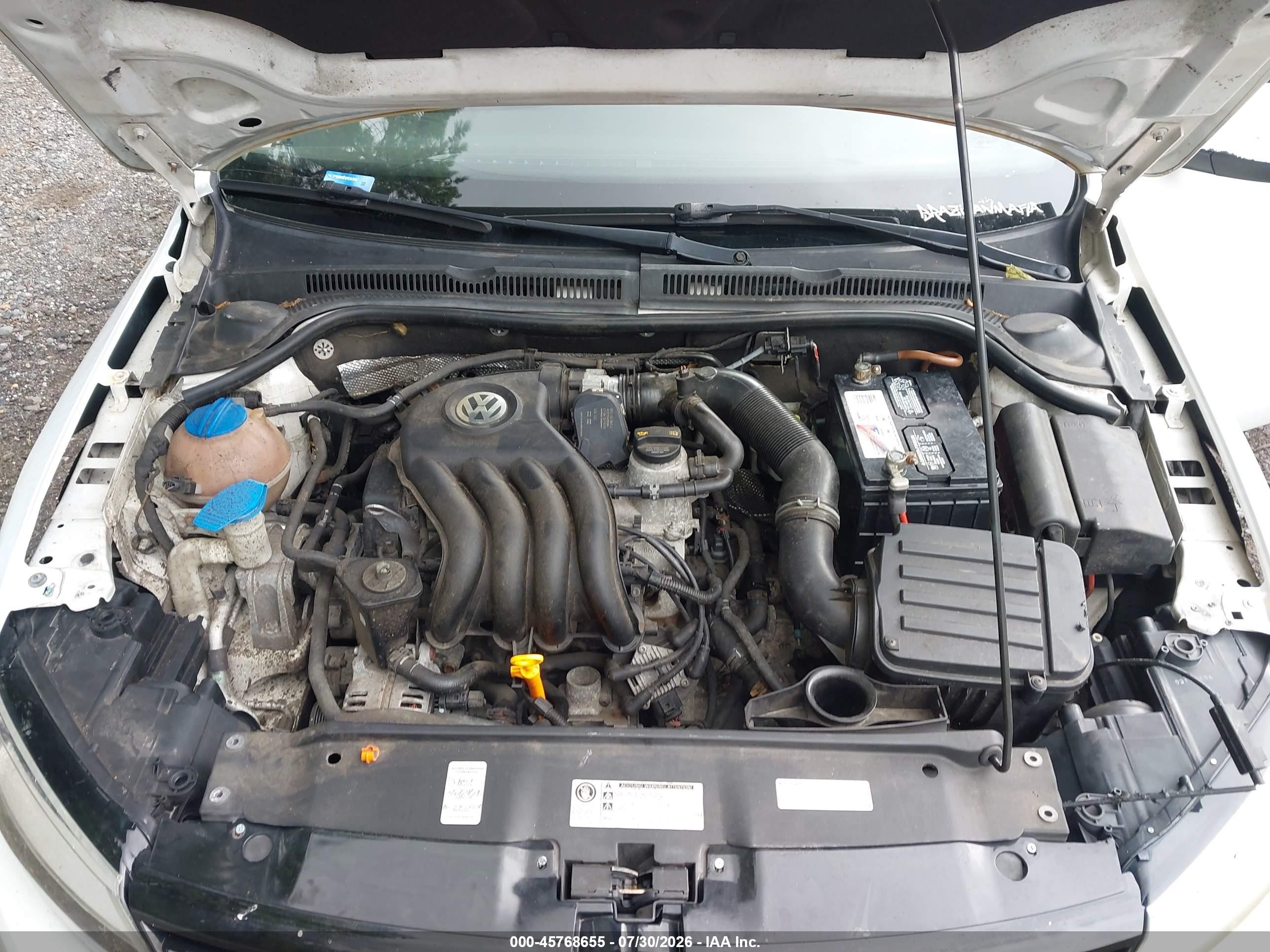 2013 Volkswagen Jetta 2.0l S Белый vin: 3VW2K7AJ0DM372893