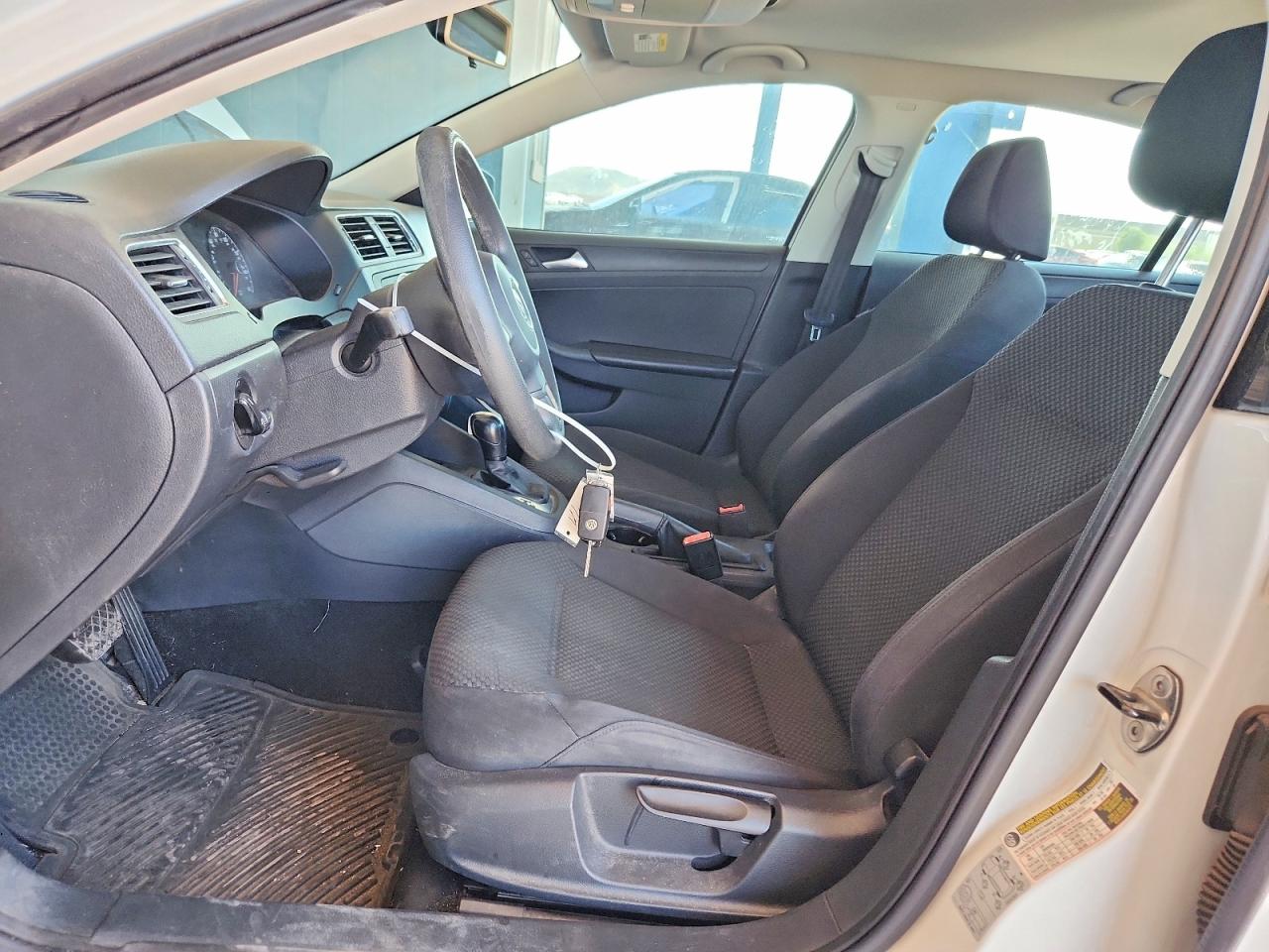 2013 Volkswagen Jetta Base White vin: 3VW2K7AJ0DM400871