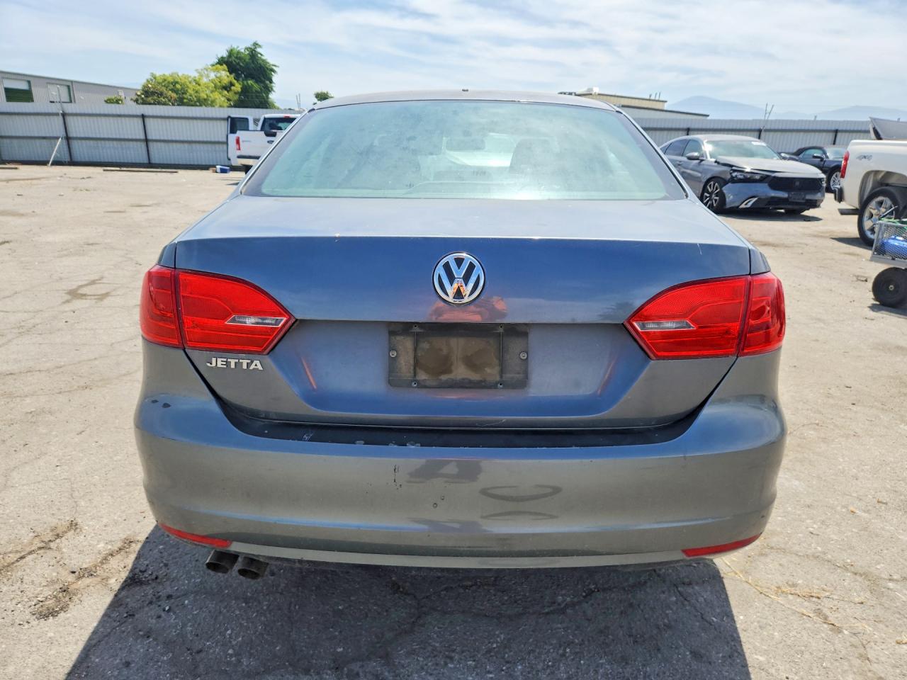 2013 Volkswagen Jetta Base Silver vin: 3VW2K7AJ0DM400952