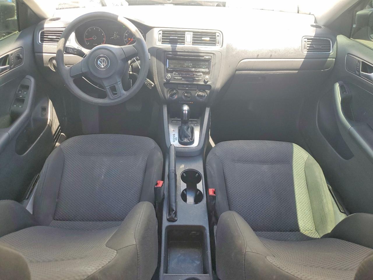 2013 Volkswagen Jetta Base Silver vin: 3VW2K7AJ0DM401681