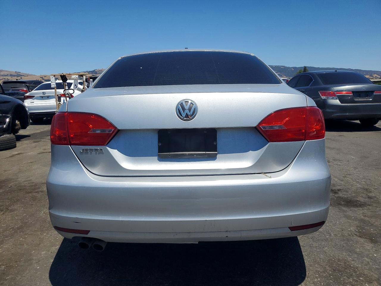 2013 Volkswagen Jetta Base Silver vin: 3VW2K7AJ0DM401681