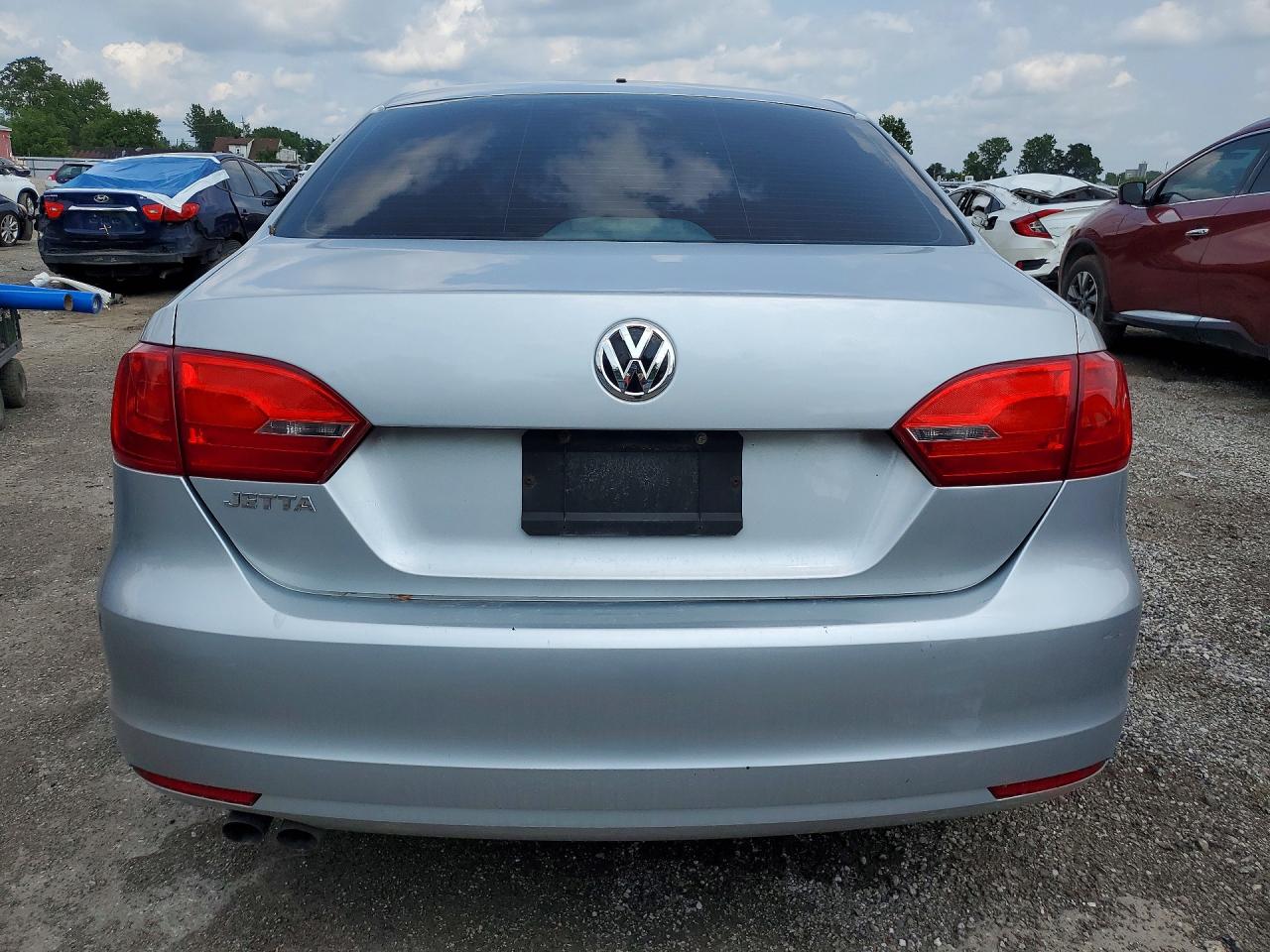 2013 Volkswagen Jetta Base Silver vin: 3VW2K7AJ0DM403799