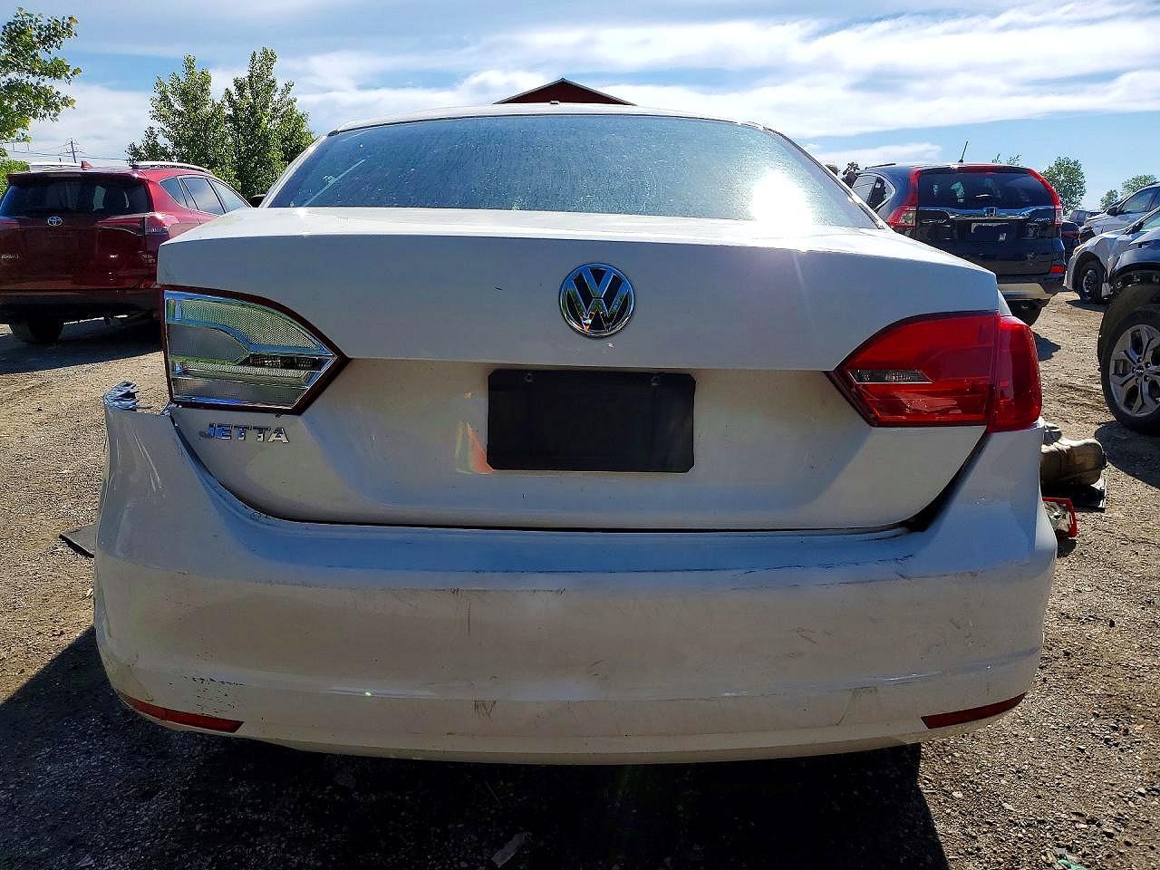 2014 Volkswagen Jetta Base White vin: 3VW2K7AJ0EM229038