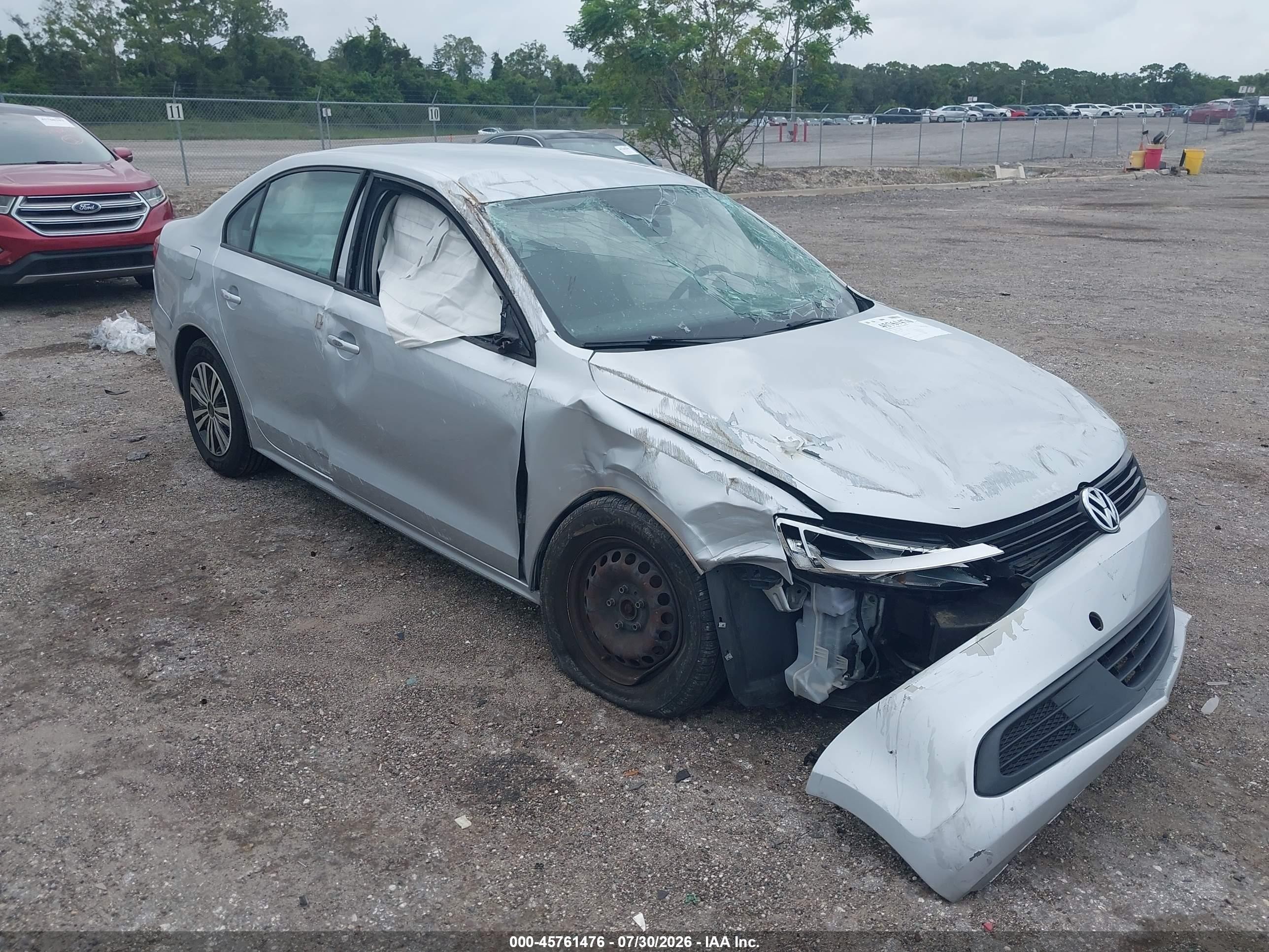 2014 Volkswagen Jetta 2.0l S Серебряный vin: 3VW2K7AJ0EM231677