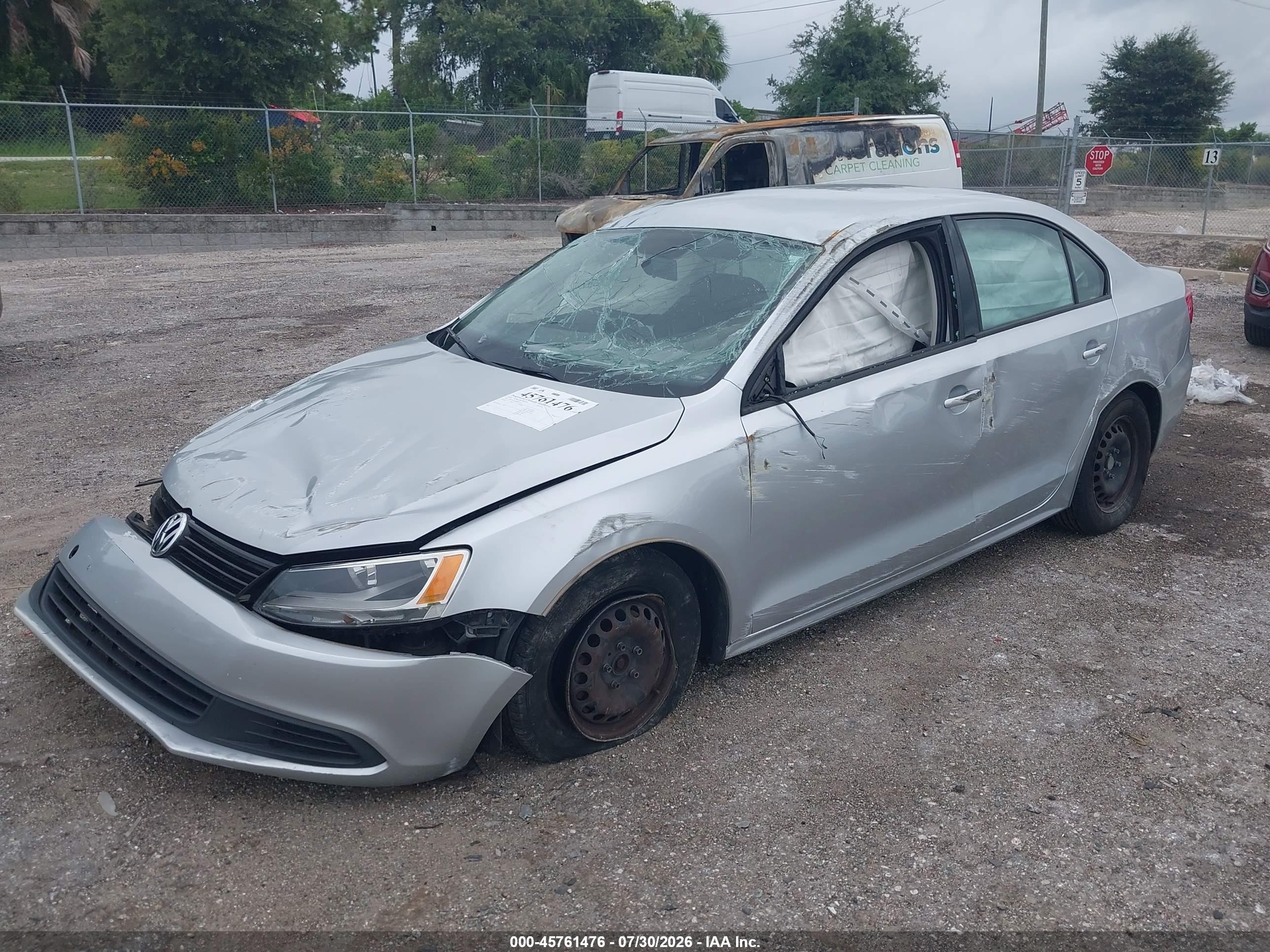 2014 Volkswagen Jetta 2.0l S Серебряный vin: 3VW2K7AJ0EM231677