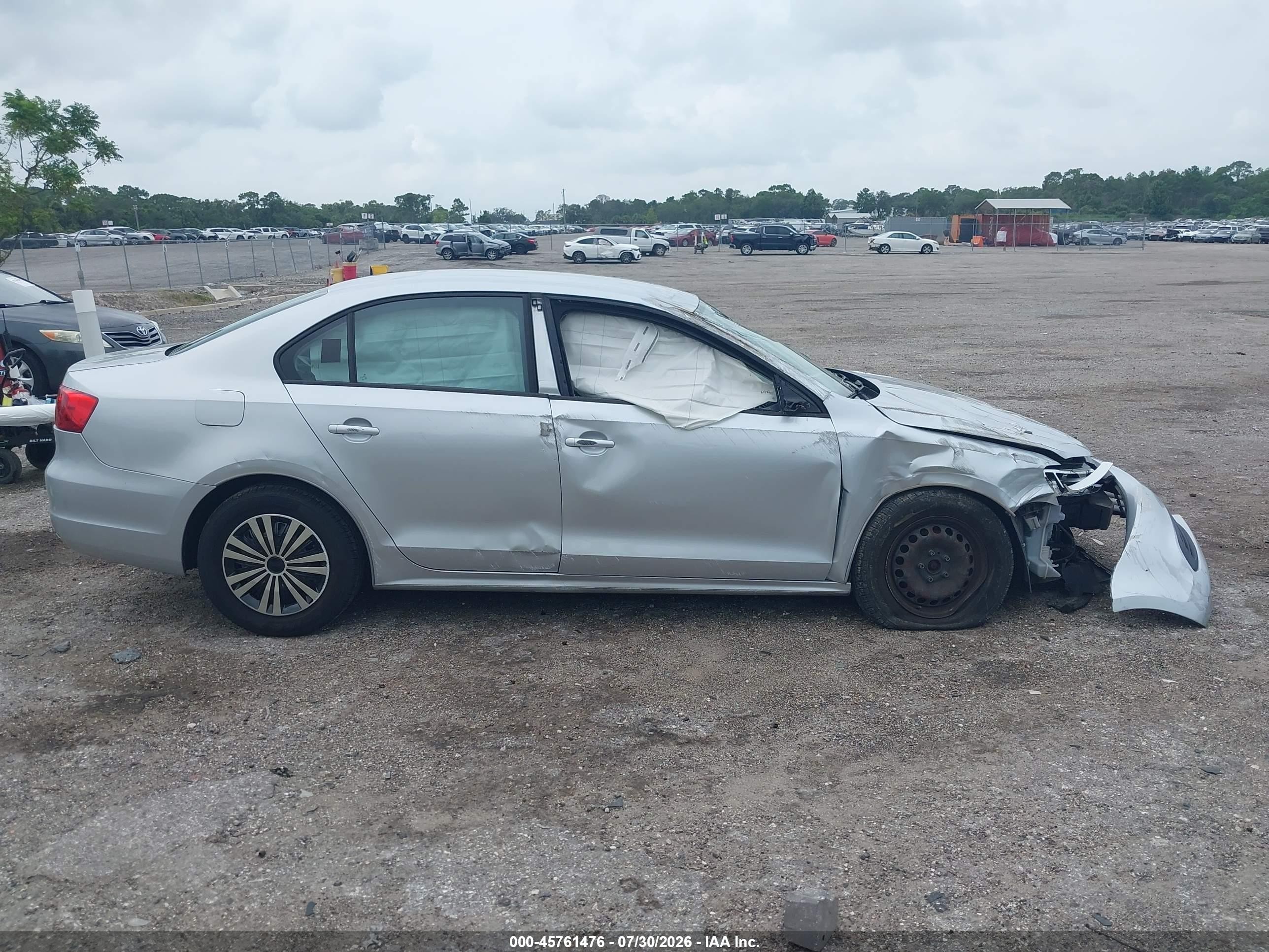 2014 Volkswagen Jetta 2.0l S Серебряный vin: 3VW2K7AJ0EM231677