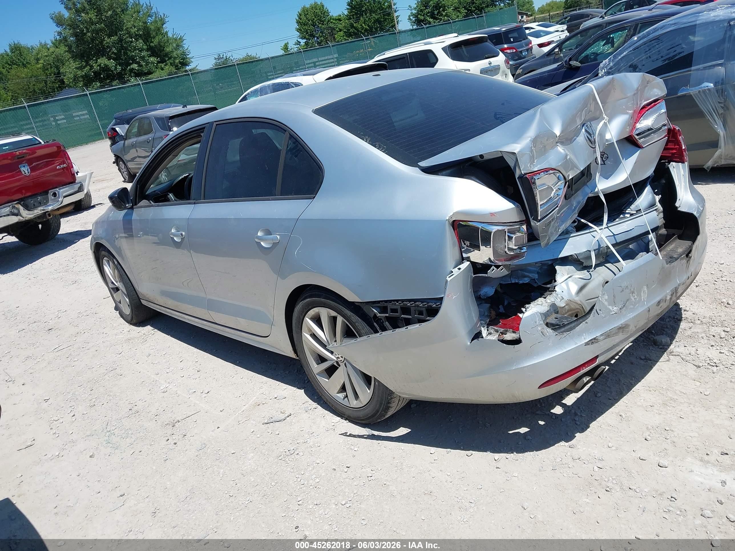 2014 Volkswagen Jetta 2.0l S Silver vin: 3VW2K7AJ0EM288977