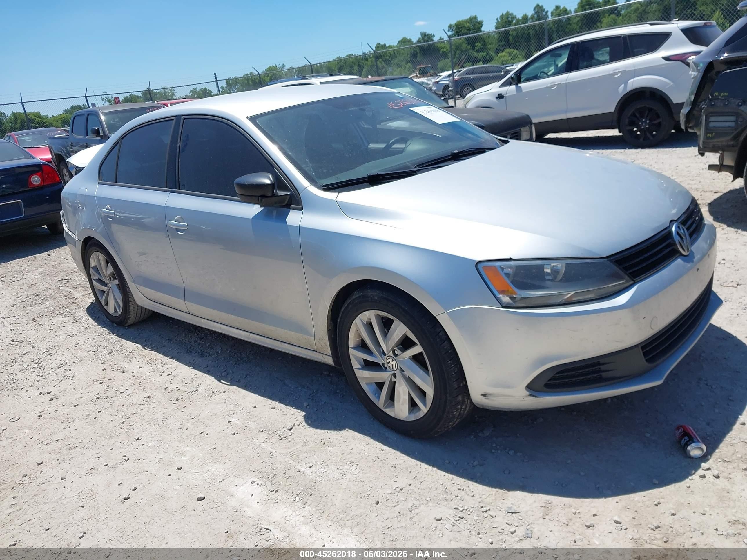 2014 Volkswagen Jetta 2.0l S Silver vin: 3VW2K7AJ0EM288977