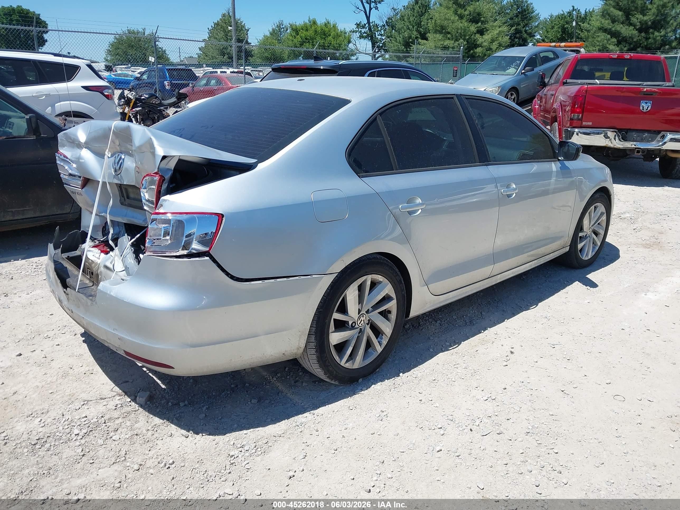 2014 Volkswagen Jetta 2.0l S Silver vin: 3VW2K7AJ0EM288977