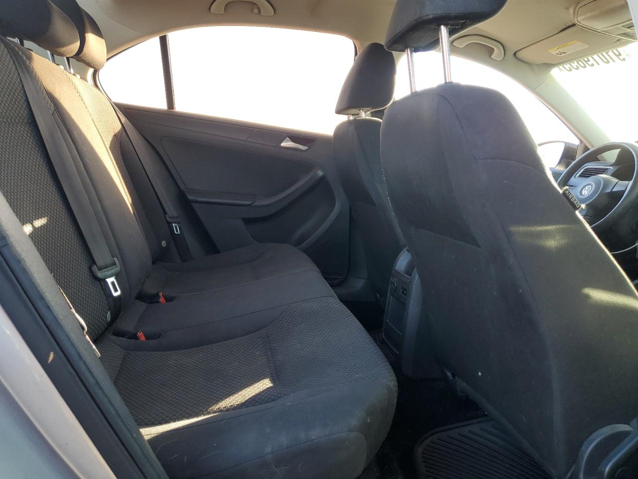 2014 Volkswagen Jetta Base Silver vin: 3VW2K7AJ0EM310721