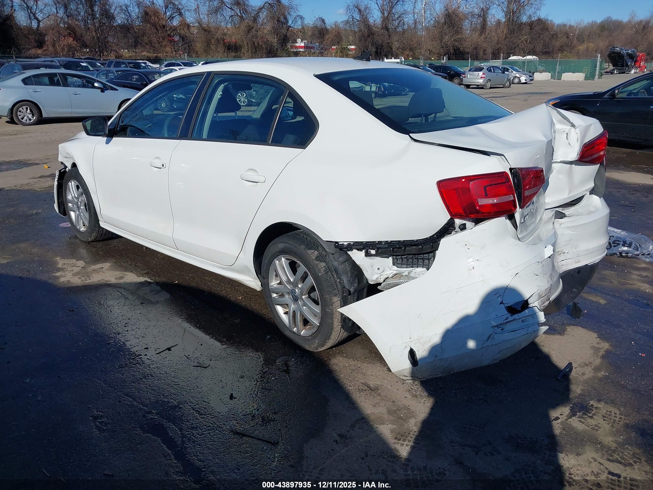 2015 Volkswagen Jetta 2.0l S White vin: 3VW2K7AJ0FM224472