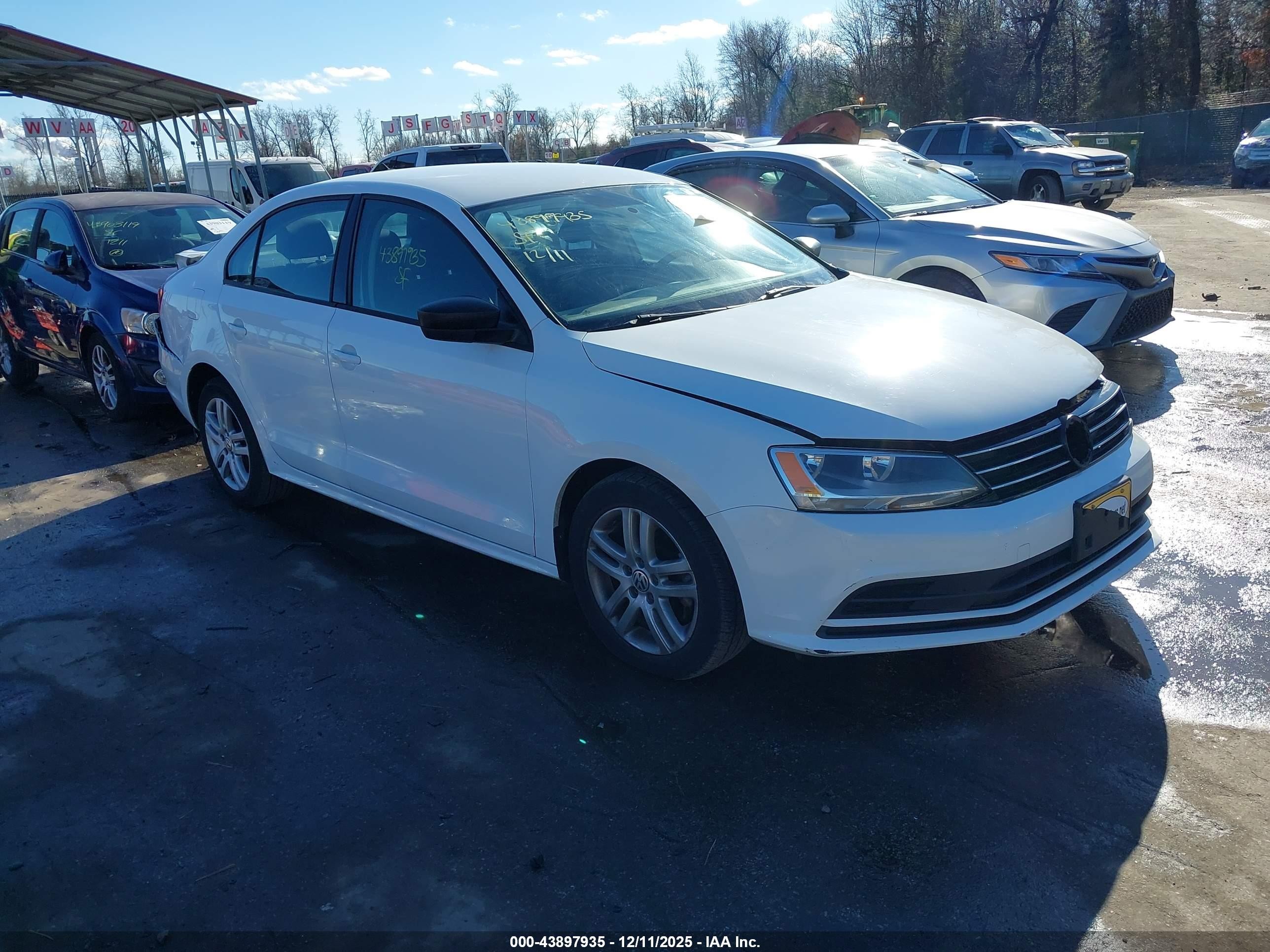 2015 Volkswagen Jetta 2.0l S White vin: 3VW2K7AJ0FM224472