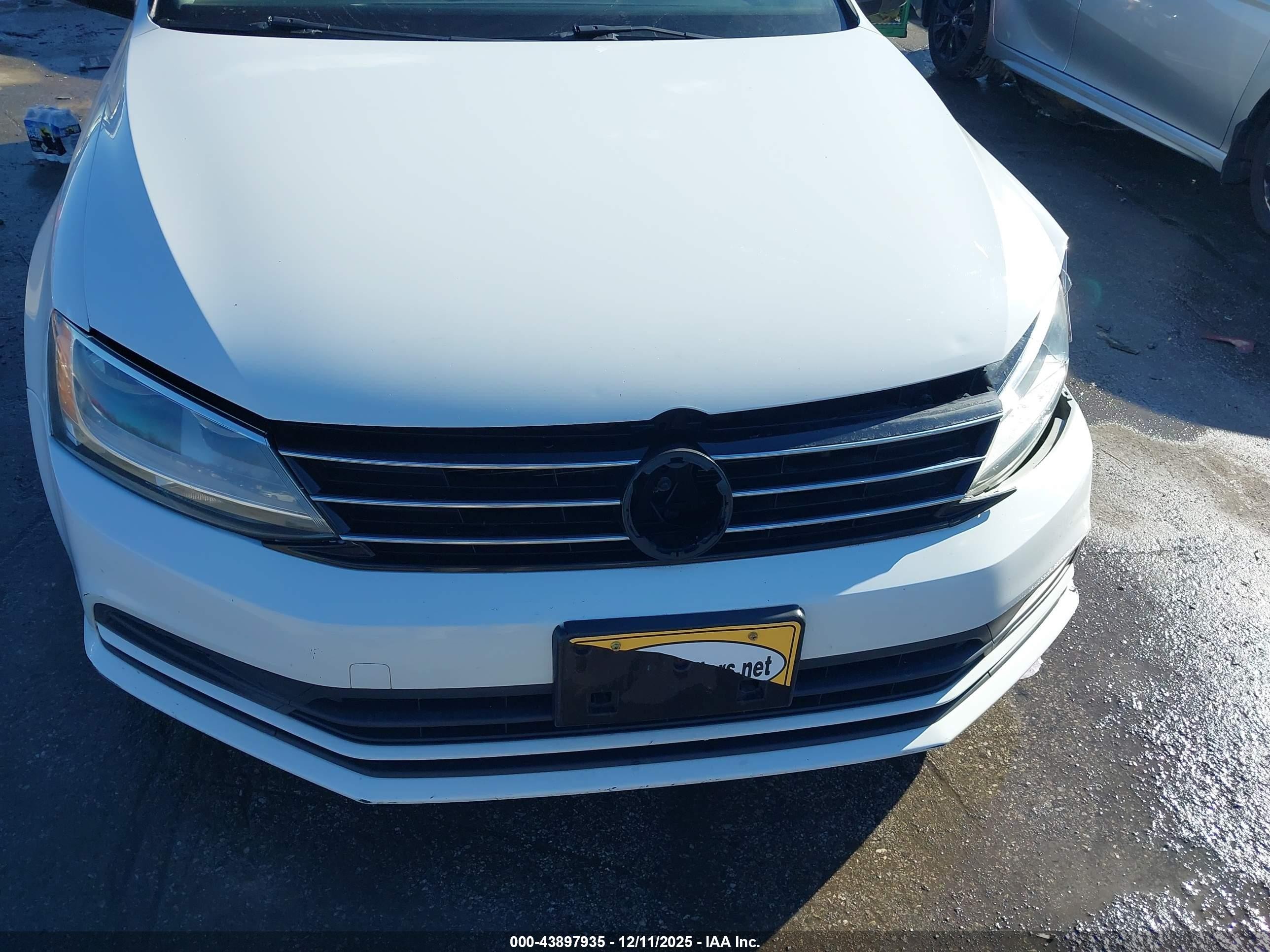 2015 Volkswagen Jetta 2.0l S White vin: 3VW2K7AJ0FM224472