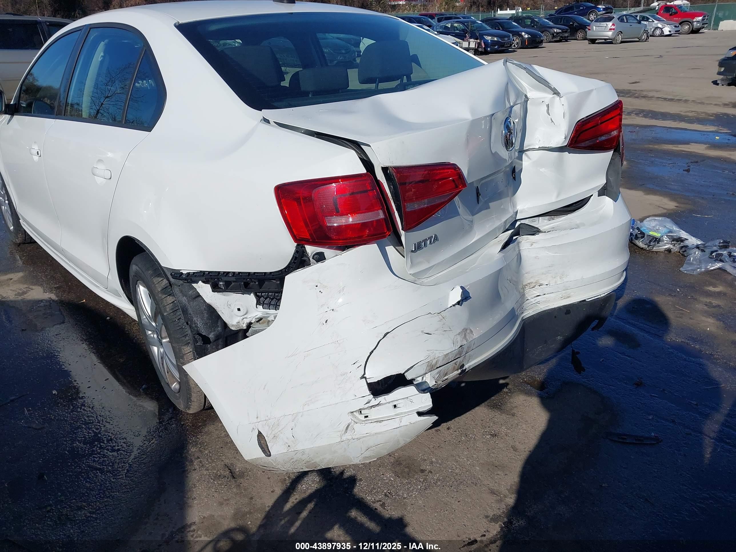 2015 Volkswagen Jetta 2.0l S White vin: 3VW2K7AJ0FM224472