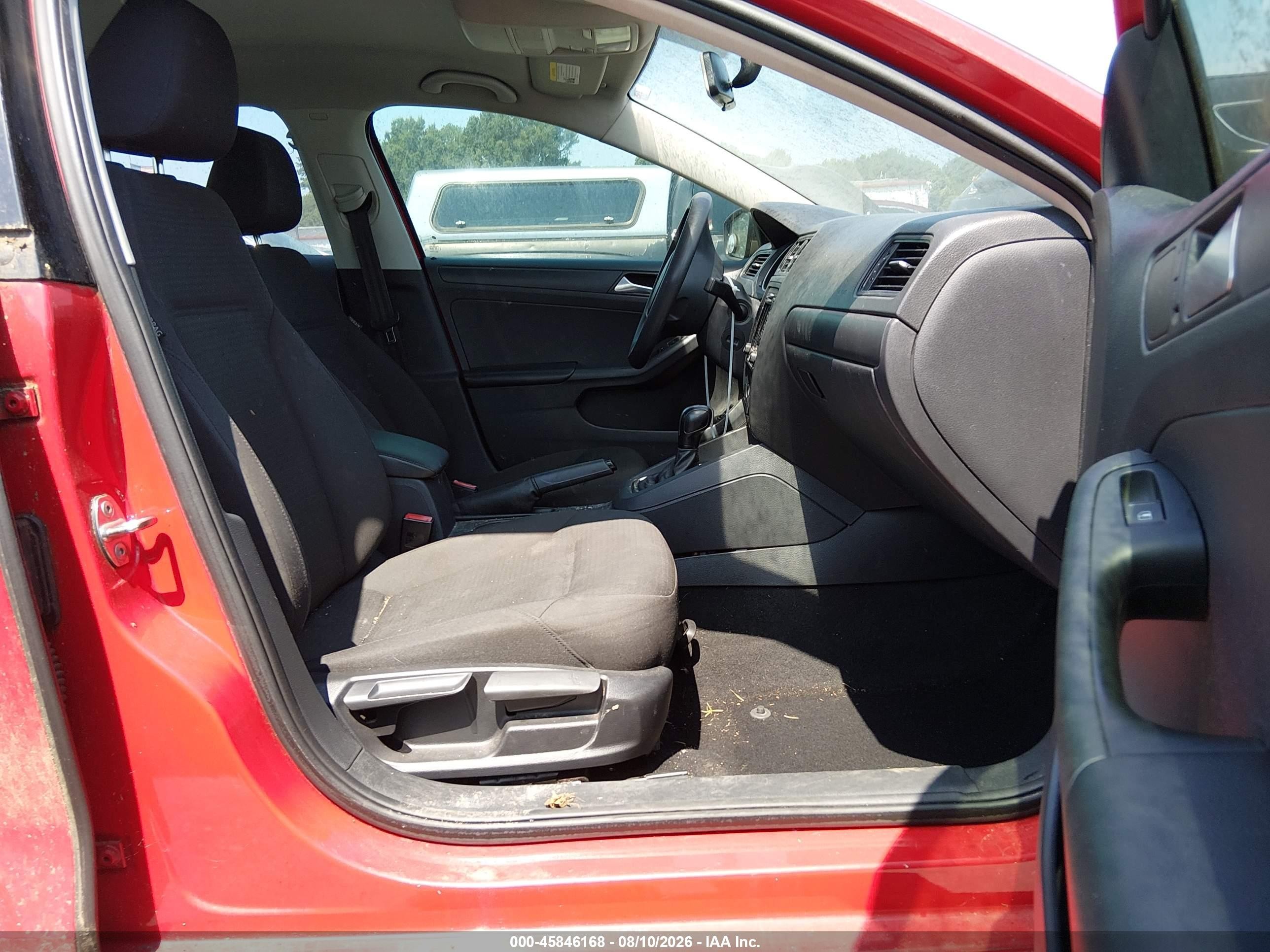 2015 Volkswagen Jetta 2.0l S Red vin: 3VW2K7AJ0FM354140