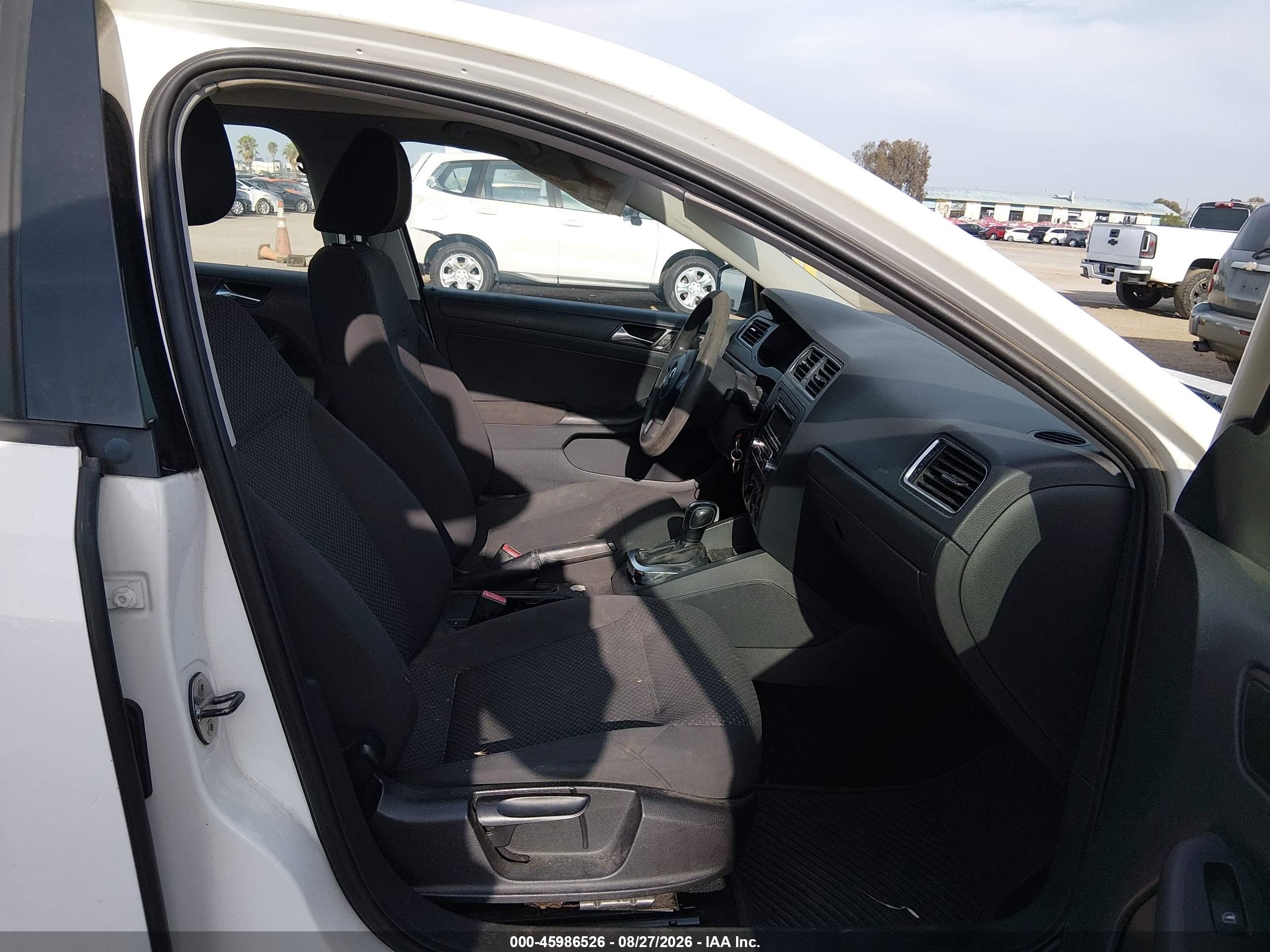 2011 Volkswagen Jetta 2.0l S White vin: 3VW2K7AJ1BM042502