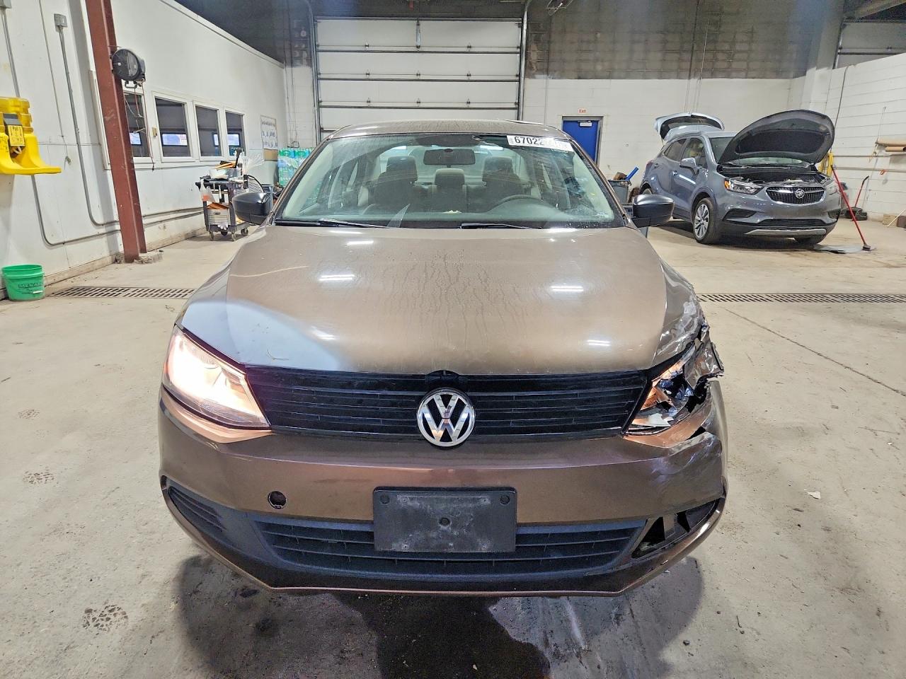 2011 Volkswagen Jetta Base Коричневый vin: 3VW2K7AJ1BM068792