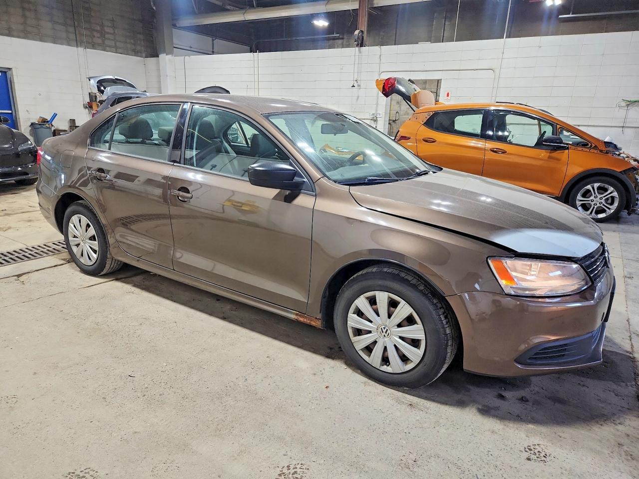 2011 Volkswagen Jetta Base Коричневый vin: 3VW2K7AJ1BM068792