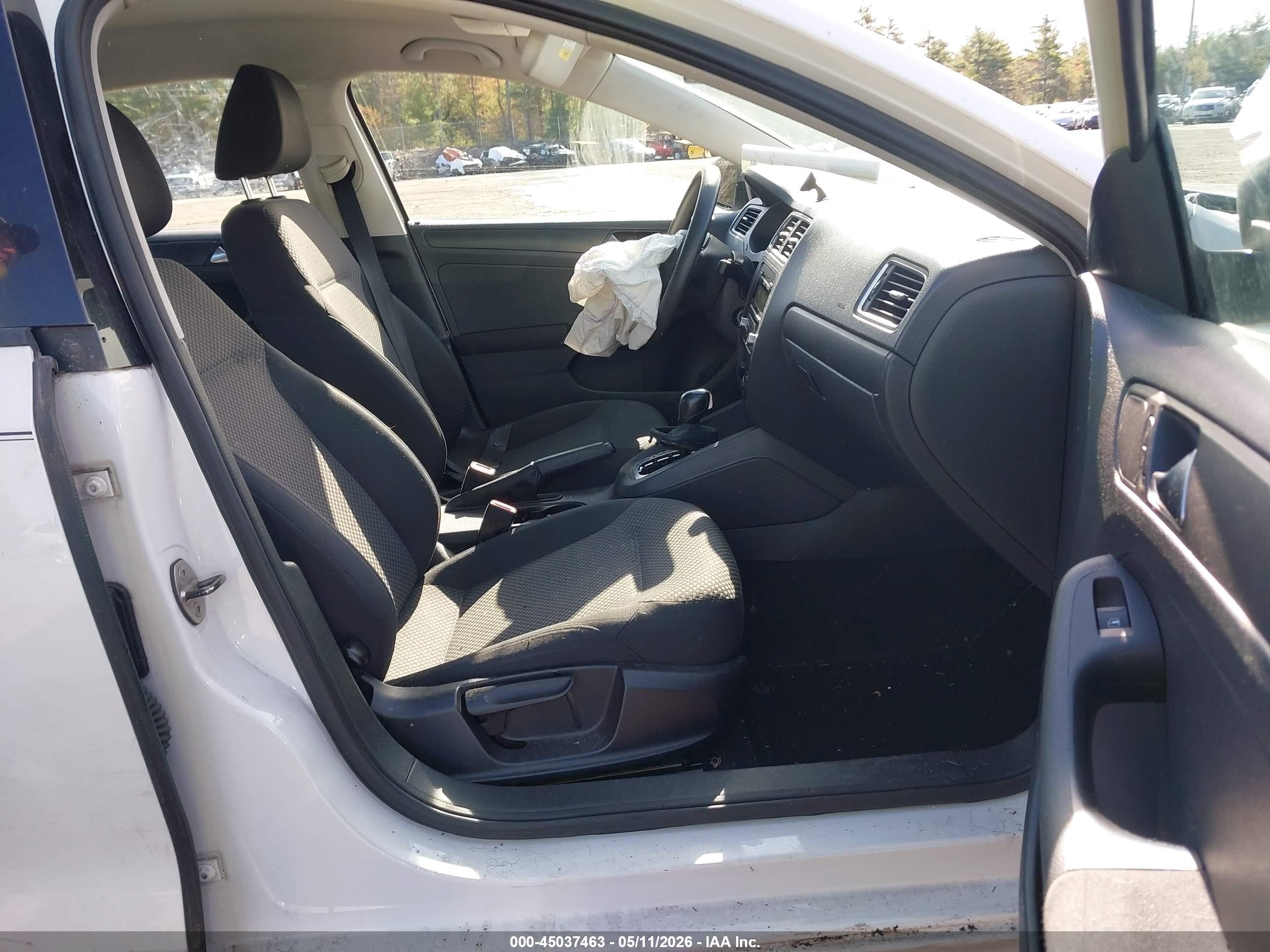2011 Volkswagen Jetta 2.0l S White vin: 3VW2K7AJ1BM092736