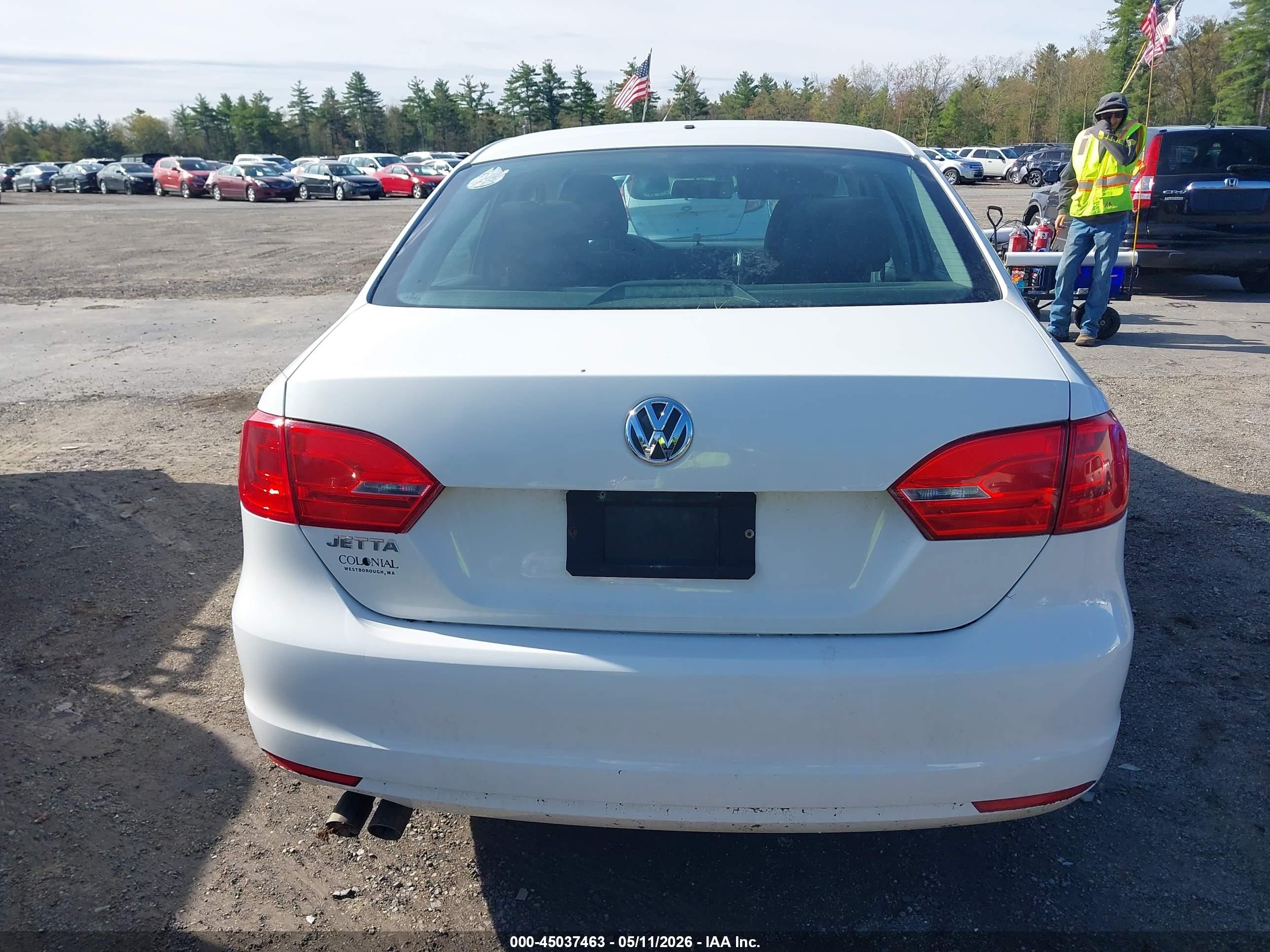 2011 Volkswagen Jetta 2.0l S White vin: 3VW2K7AJ1BM092736