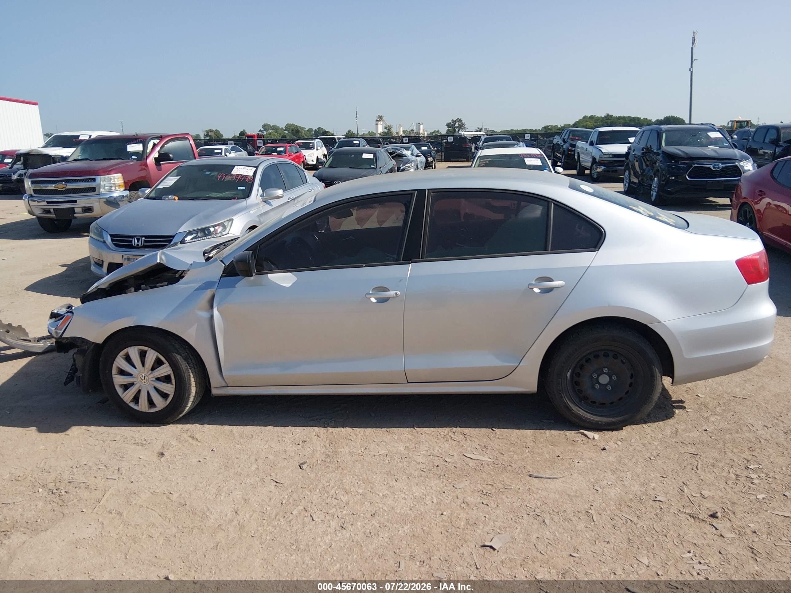 2011 Volkswagen Jetta 2.0l S Silver vin: 3VW2K7AJ1BM337132