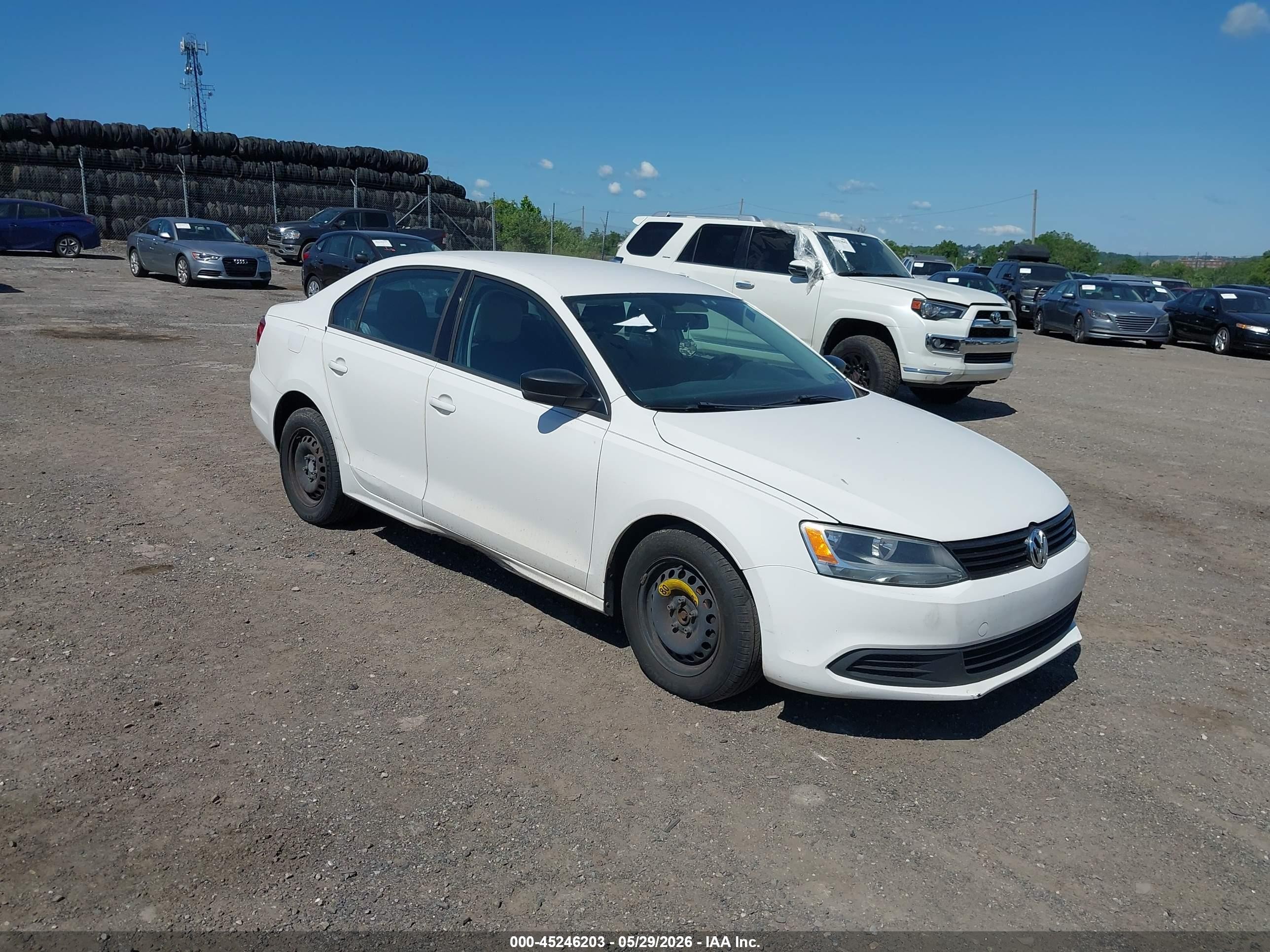 2011 Volkswagen Jetta 2.0l Base/2.0l S Белый vin: 3VW2K7AJ1BM390669