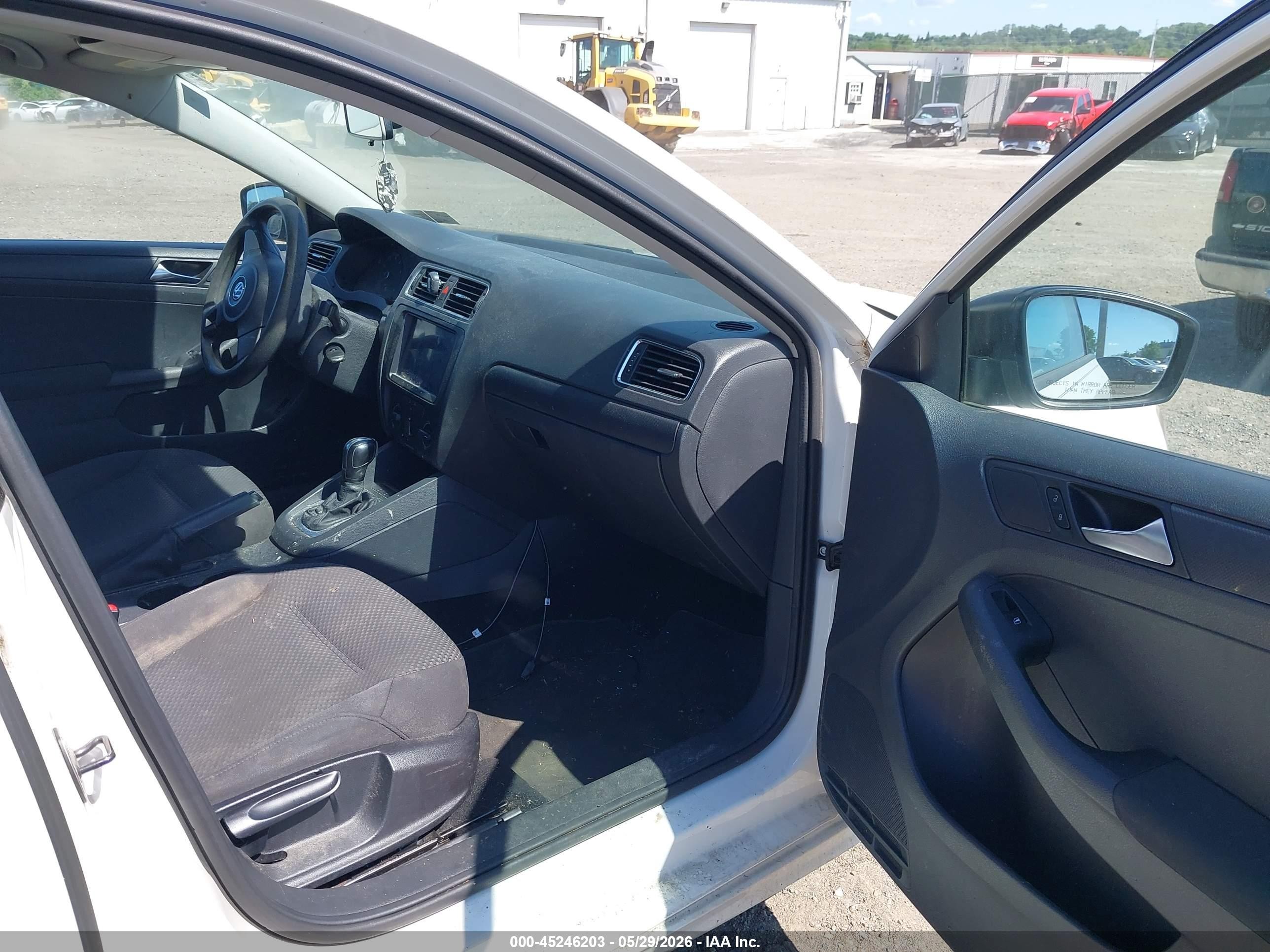 2011 Volkswagen Jetta 2.0l Base/2.0l S Белый vin: 3VW2K7AJ1BM390669