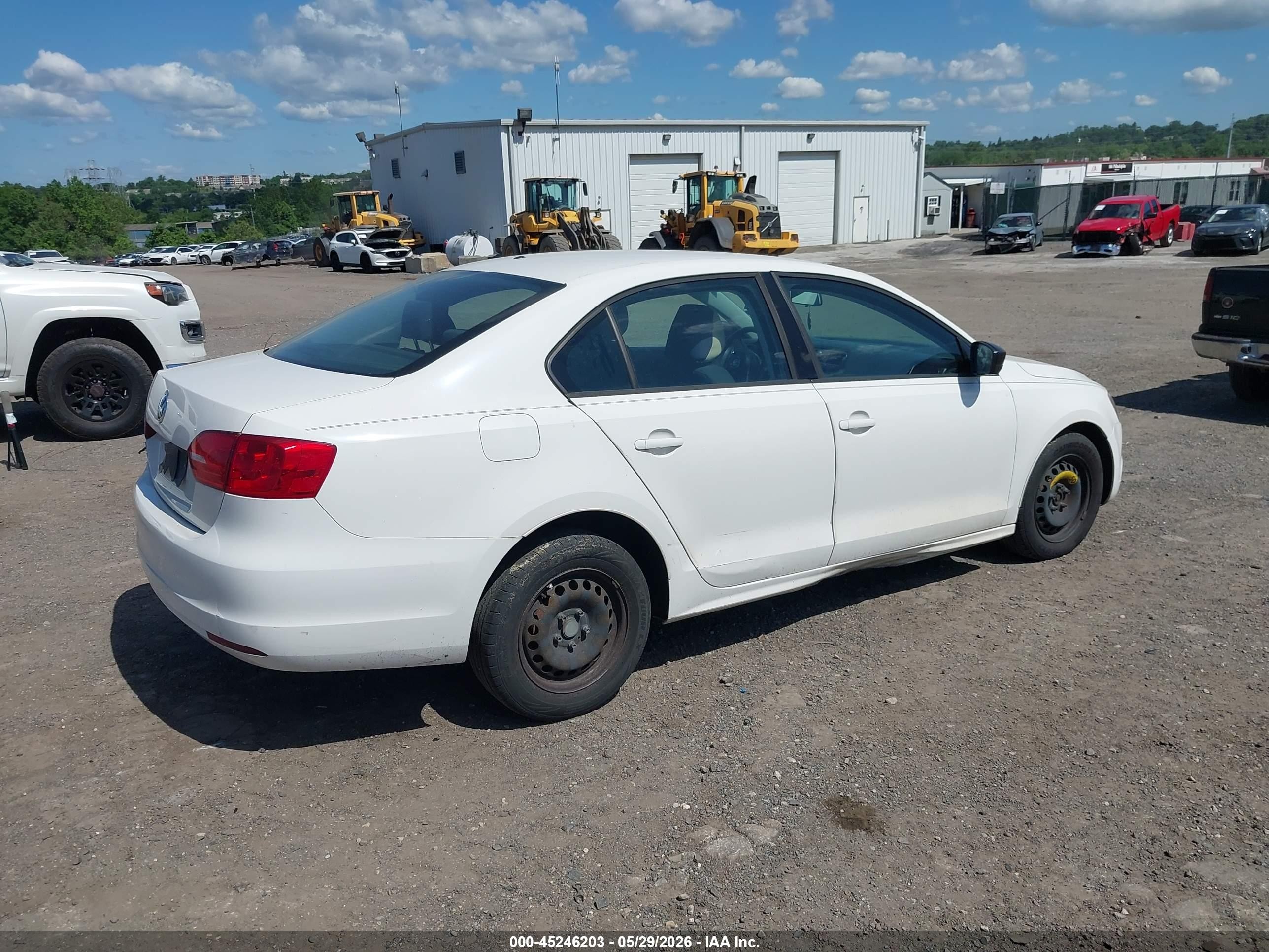 2011 Volkswagen Jetta 2.0l Base/2.0l S Белый vin: 3VW2K7AJ1BM390669