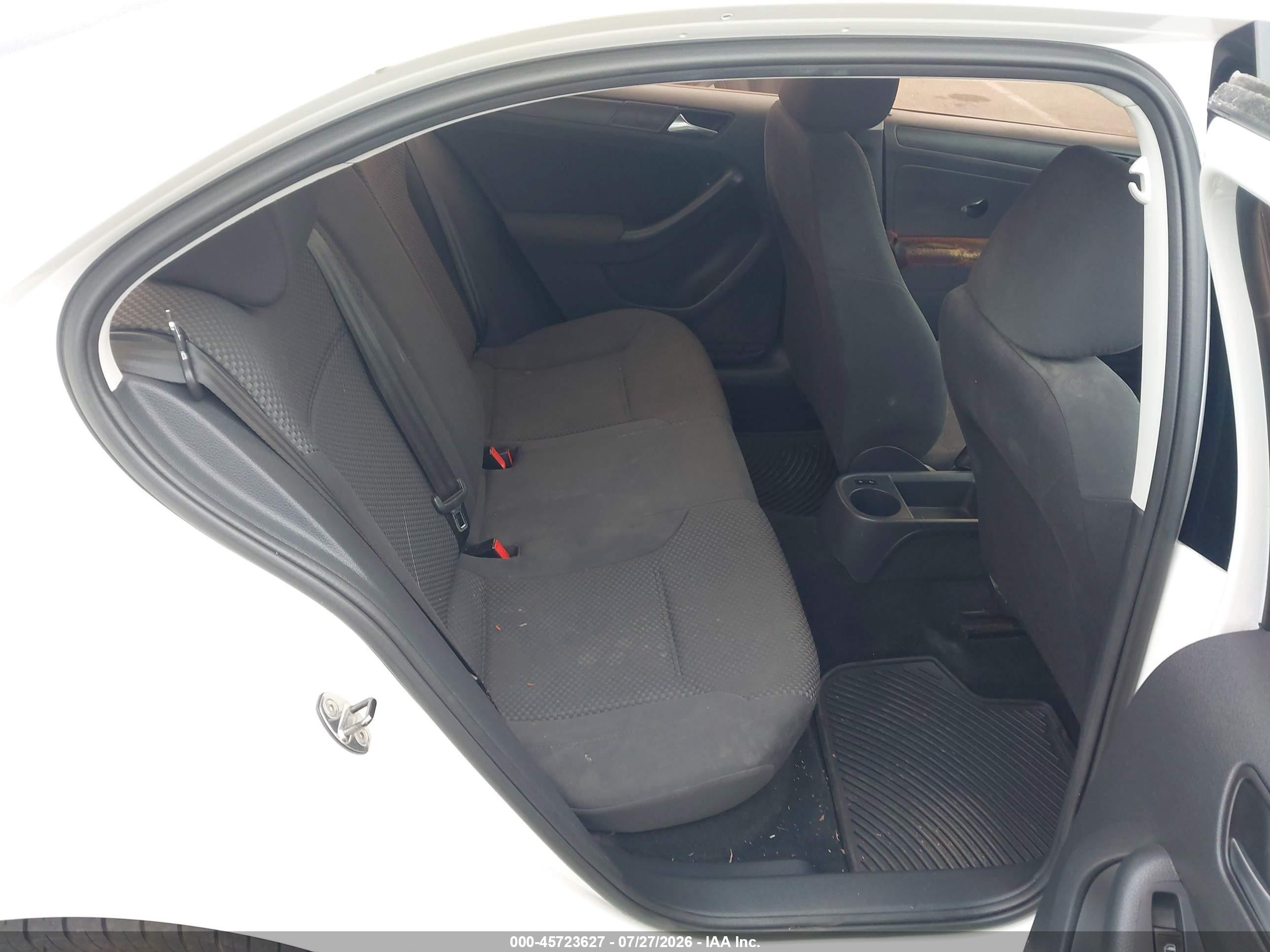 2012 Volkswagen Jetta 2.0l S White vin: 3VW2K7AJ1CM379222