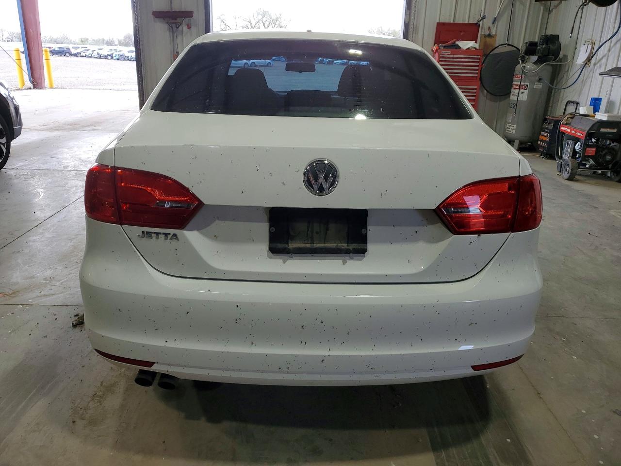 2012 Volkswagen Jetta Base White vin: 3VW2K7AJ1CM387692