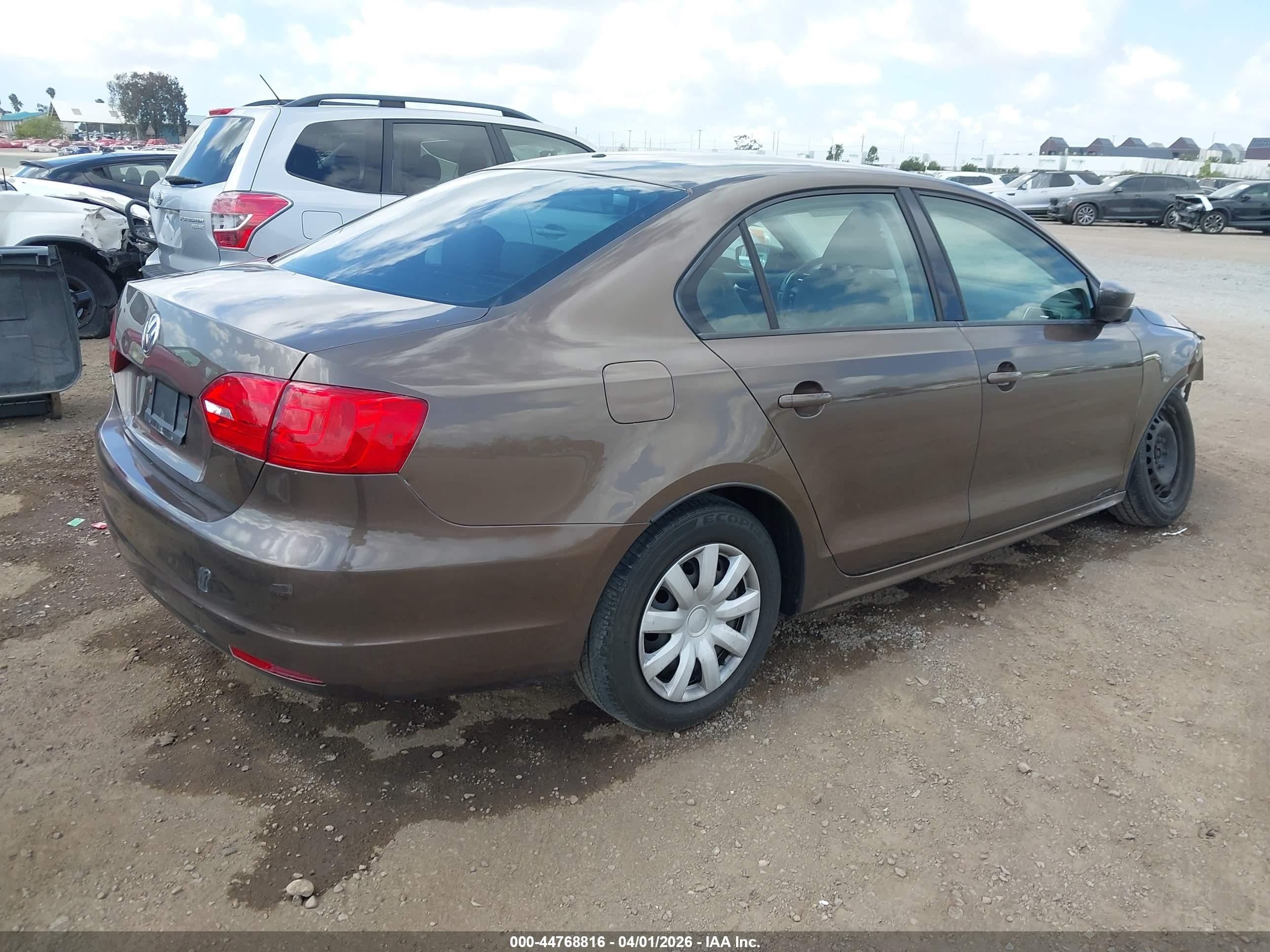 2013 Volkswagen Jetta 2.0l S Brown vin: 3VW2K7AJ1DM273855