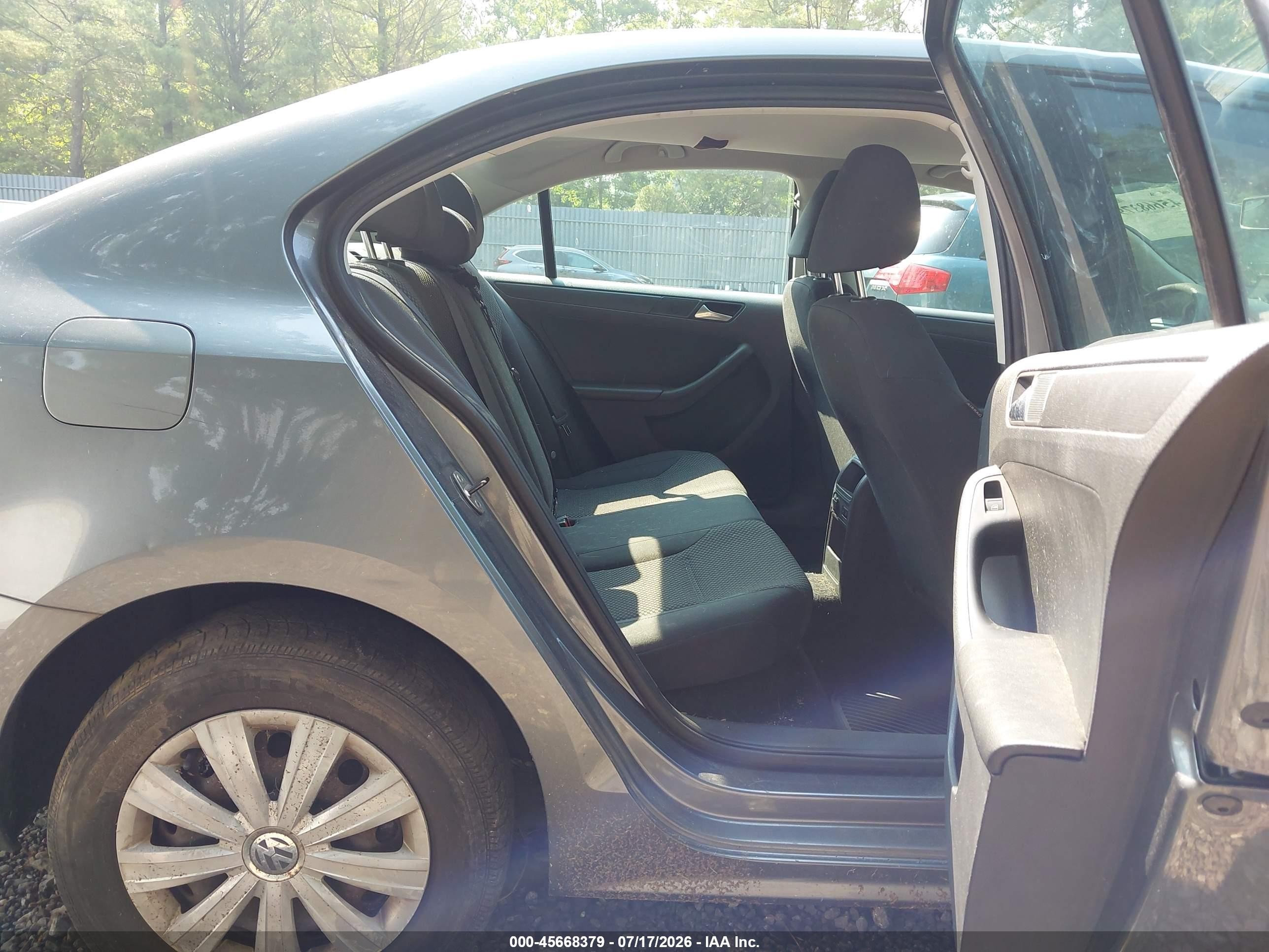 2013 Volkswagen Jetta 2.0l S Синий vin: 3VW2K7AJ1DM291630