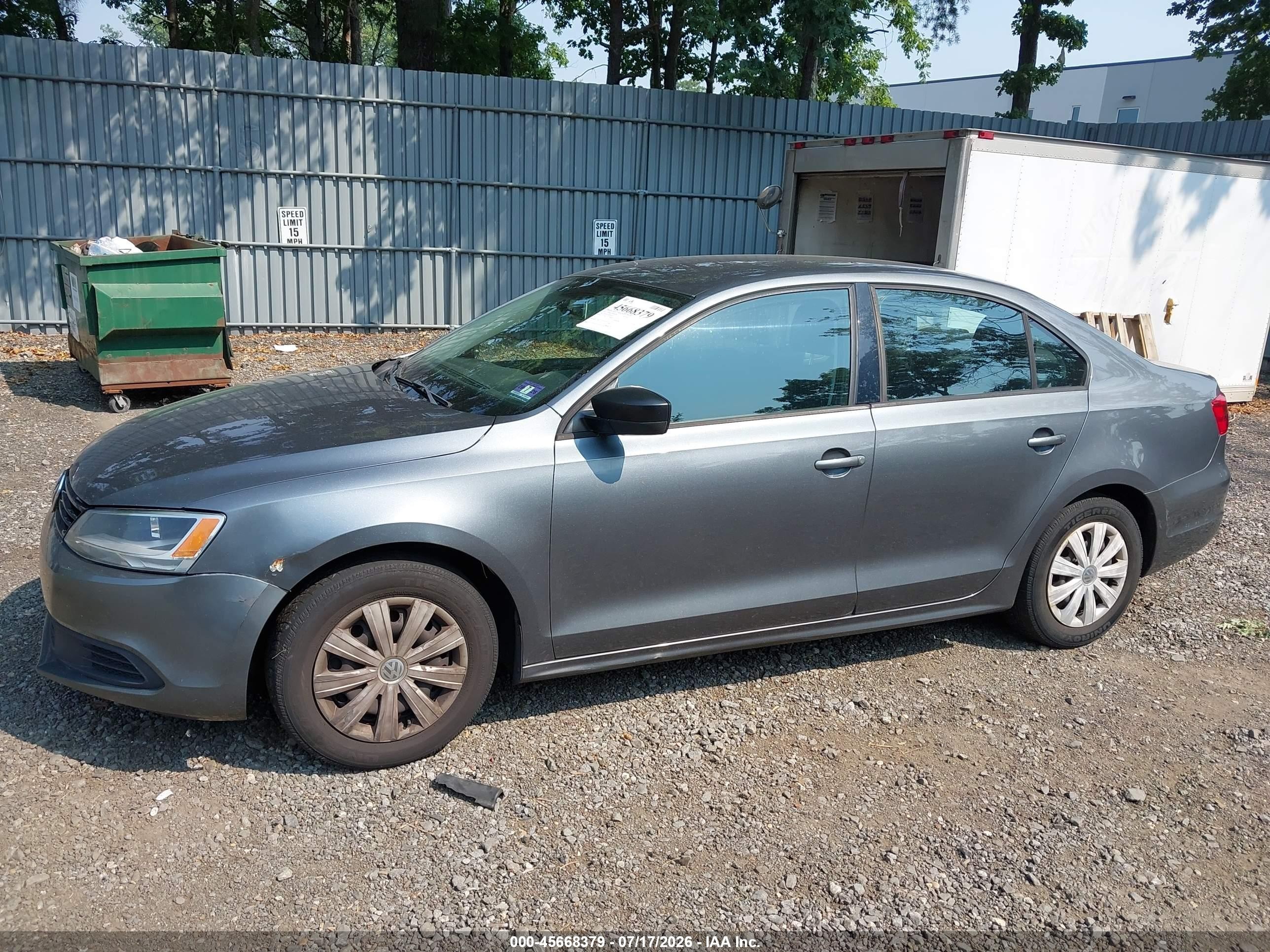 2013 Volkswagen Jetta 2.0l S Синий vin: 3VW2K7AJ1DM291630