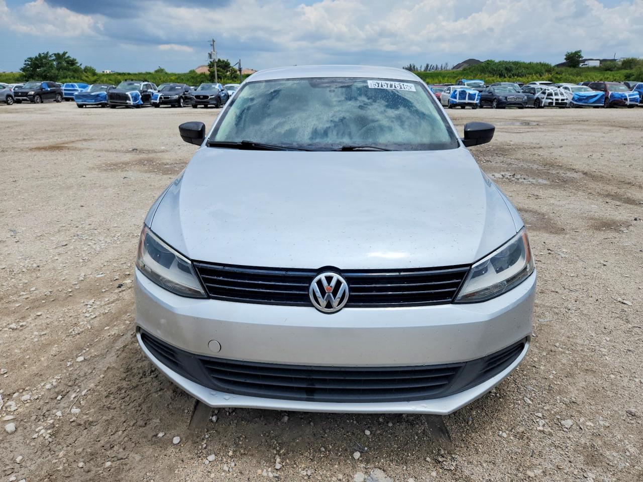 2014 Volkswagen Jetta Base Silver vin: 3VW2K7AJ1EM298482