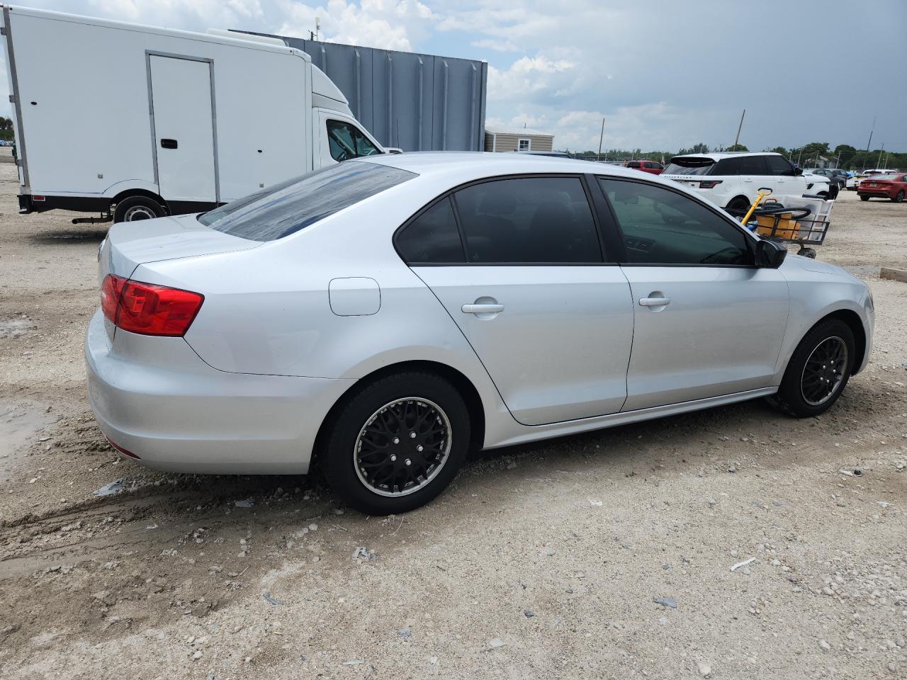 2014 Volkswagen Jetta Base Silver vin: 3VW2K7AJ1EM298482 Damage: Right Qtr Panel, Dent(S) W/No Paint Dmg, < 1/8 Inch