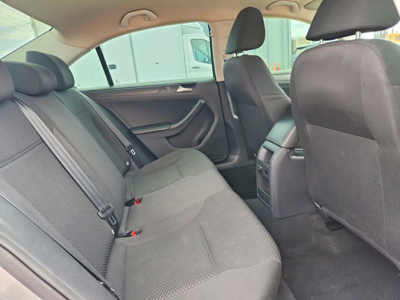 2014 Volkswagen Jetta Base Silver vin: 3VW2K7AJ1EM298482