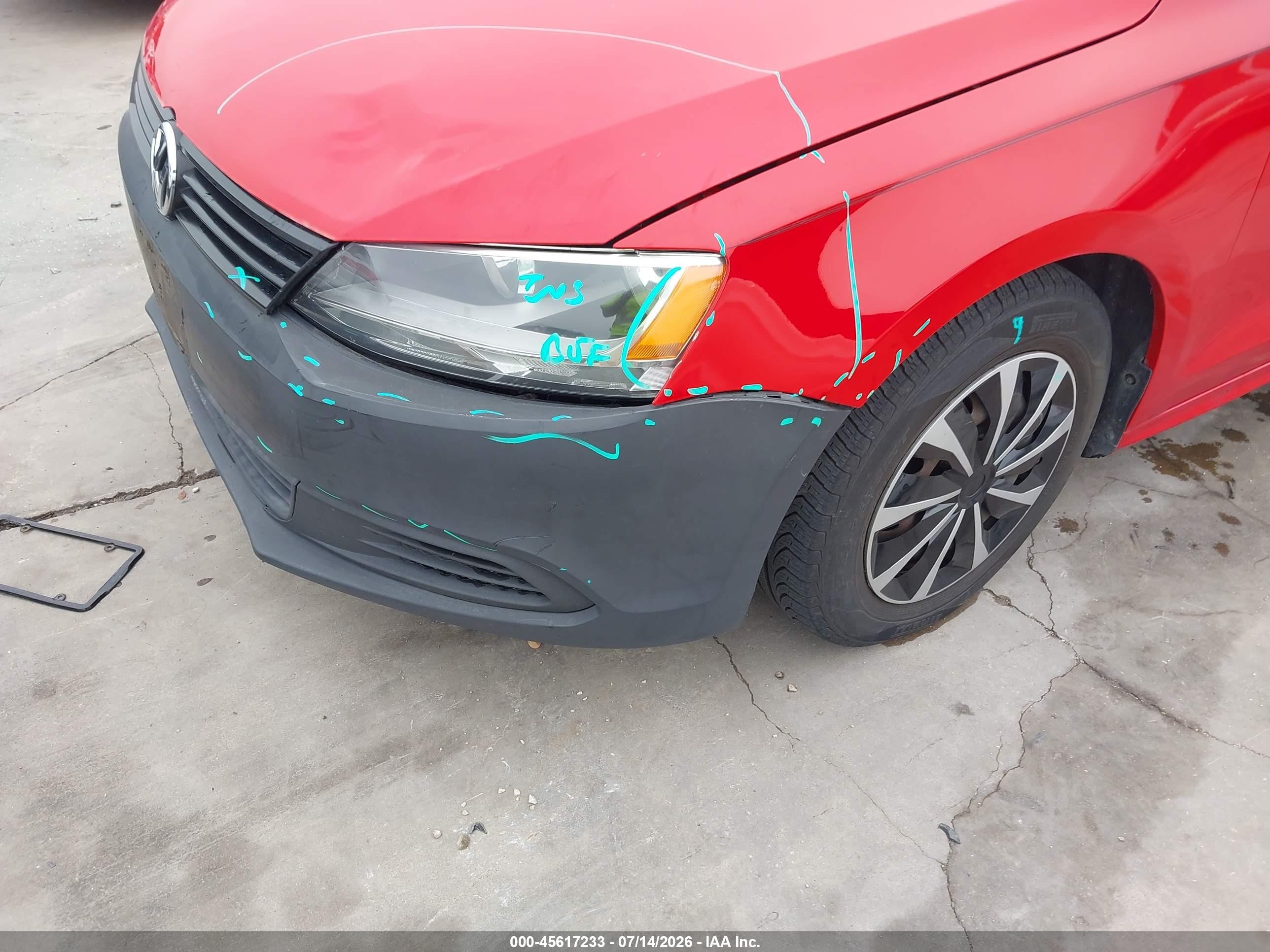 2014 Volkswagen Jetta 2.0l S Red vin: 3VW2K7AJ1EM362472