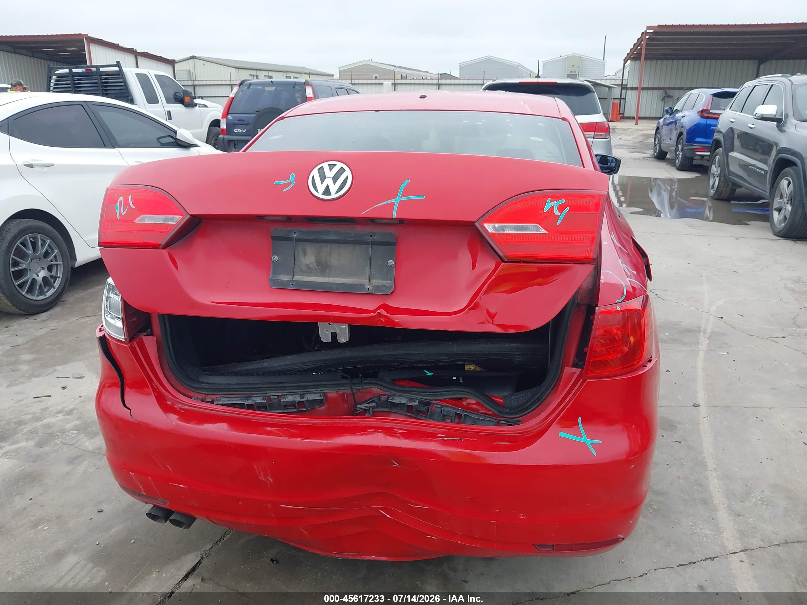 2014 Volkswagen Jetta 2.0l S Red vin: 3VW2K7AJ1EM362472