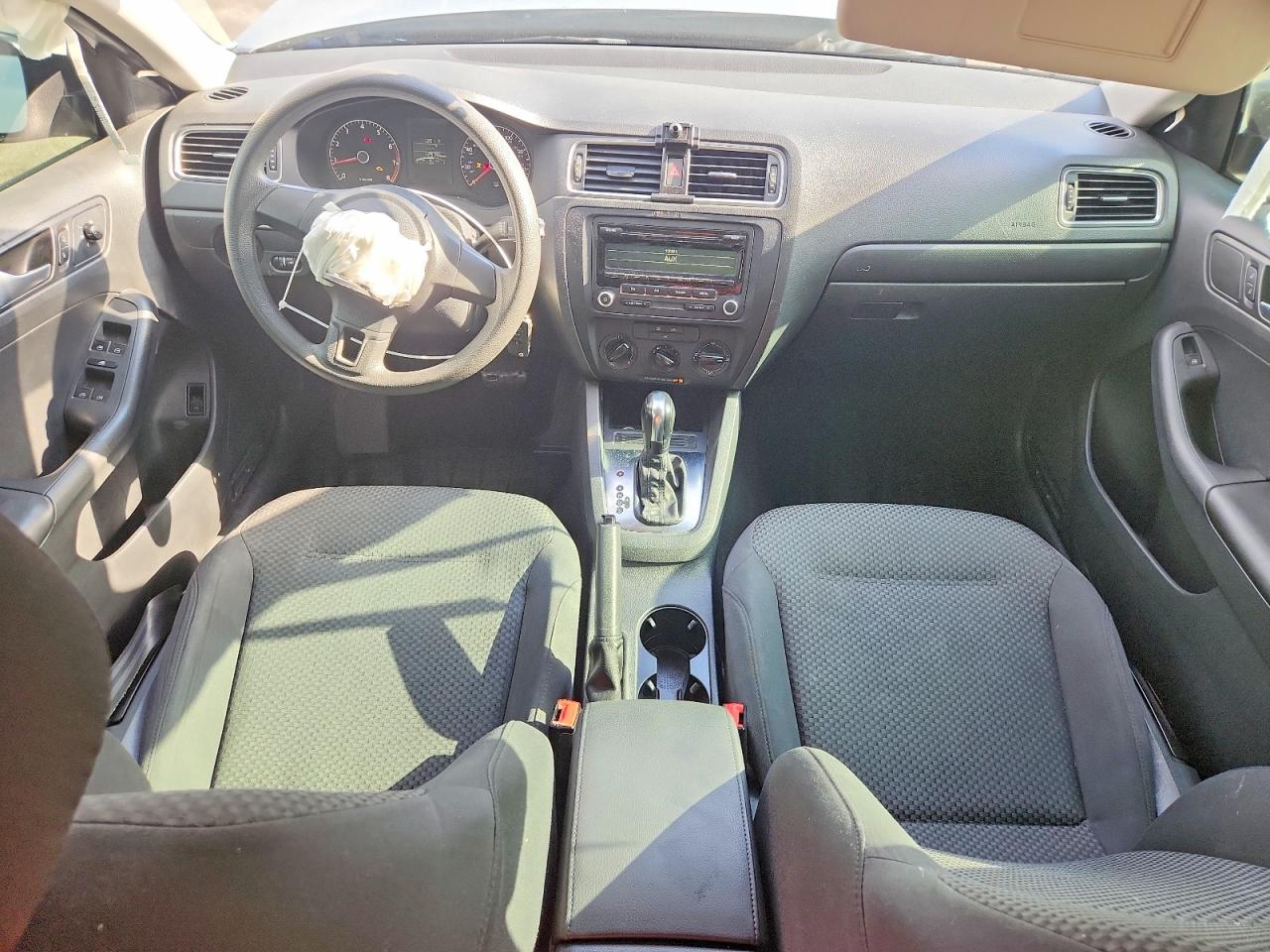 2014 Volkswagen Jetta Base Серебряный vin: 3VW2K7AJ1EM413307