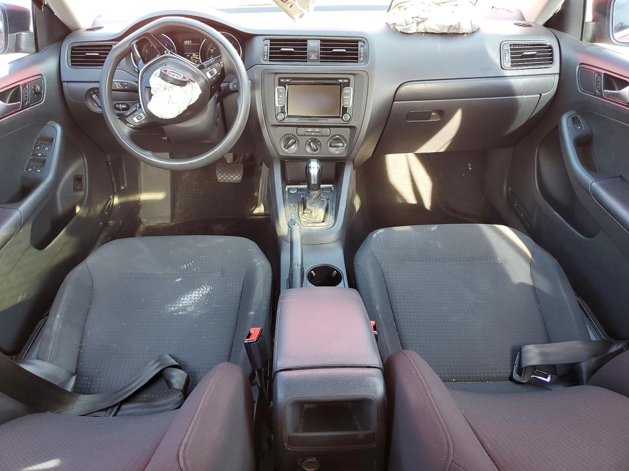 2015 Volkswagen Jetta Base Red vin: 3VW2K7AJ1FM218700