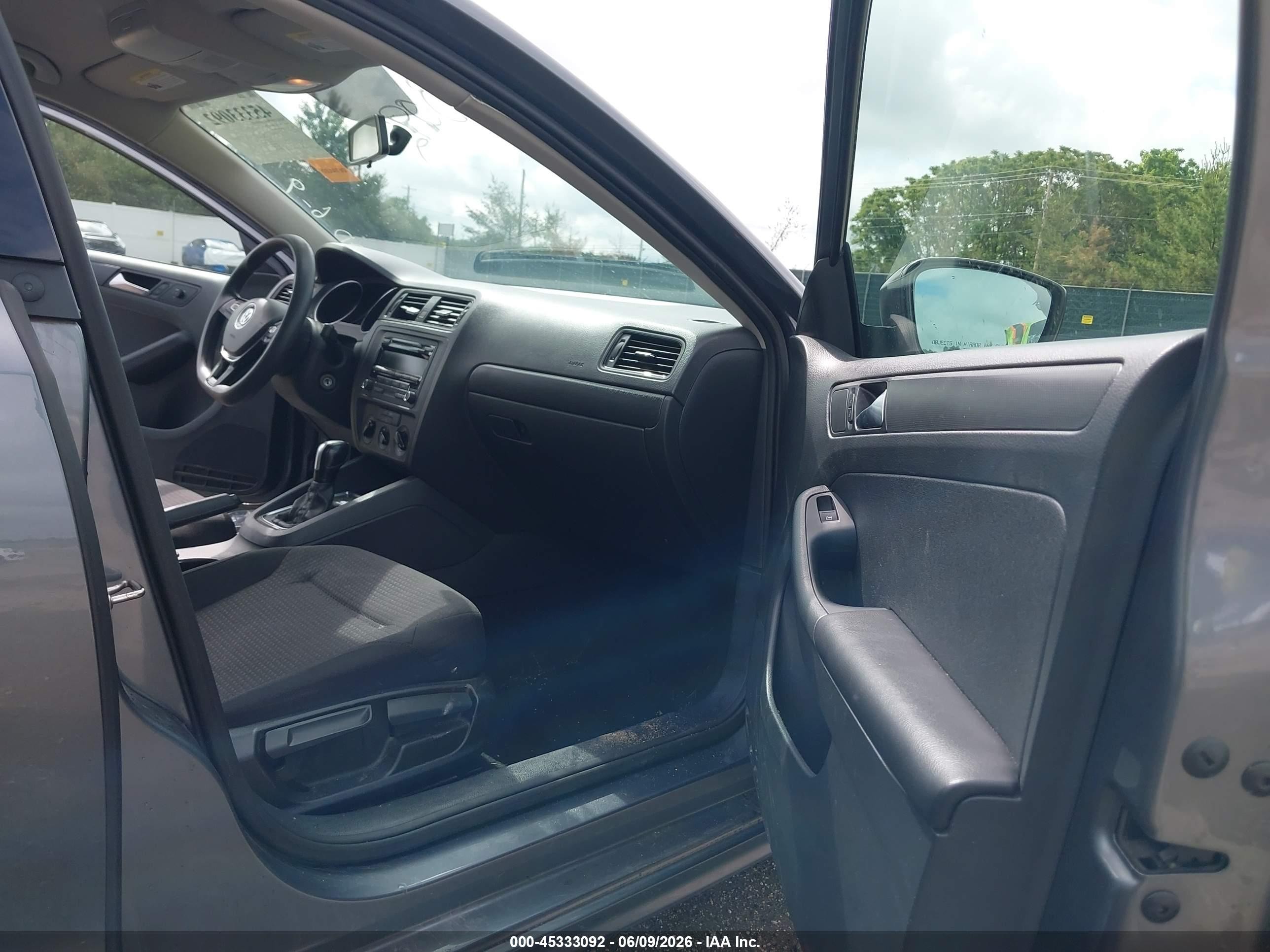 2015 Volkswagen Jetta 2.0l S Gray vin: 3VW2K7AJ1FM281909